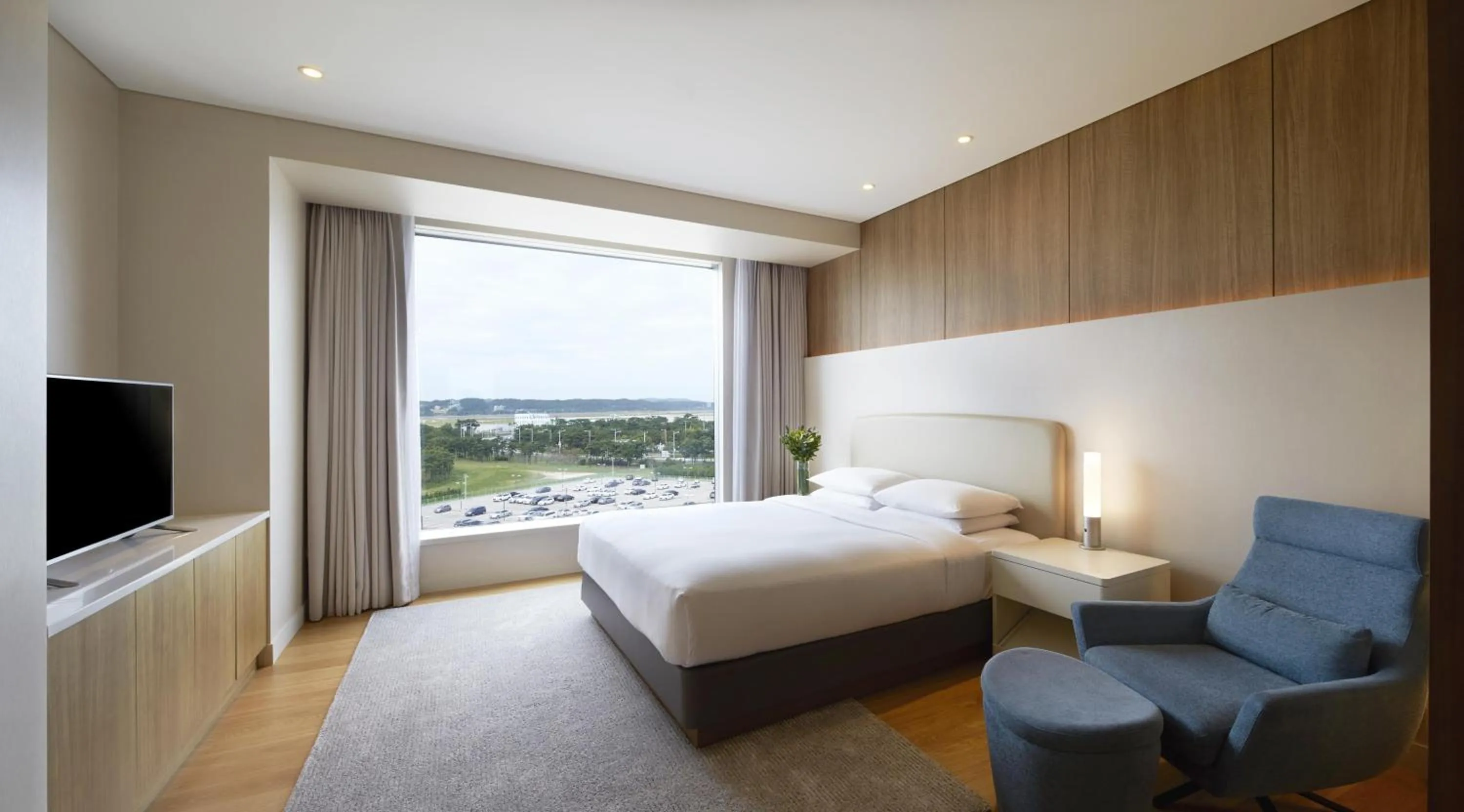 Bedroom, Bed in Grand Hyatt Incheon