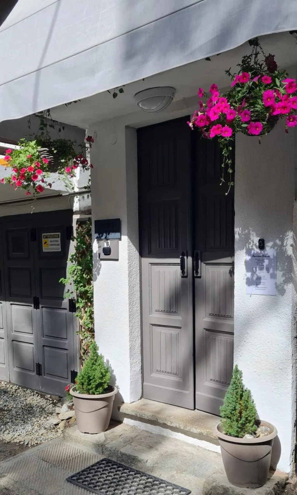 Property building in Pensione Bianca