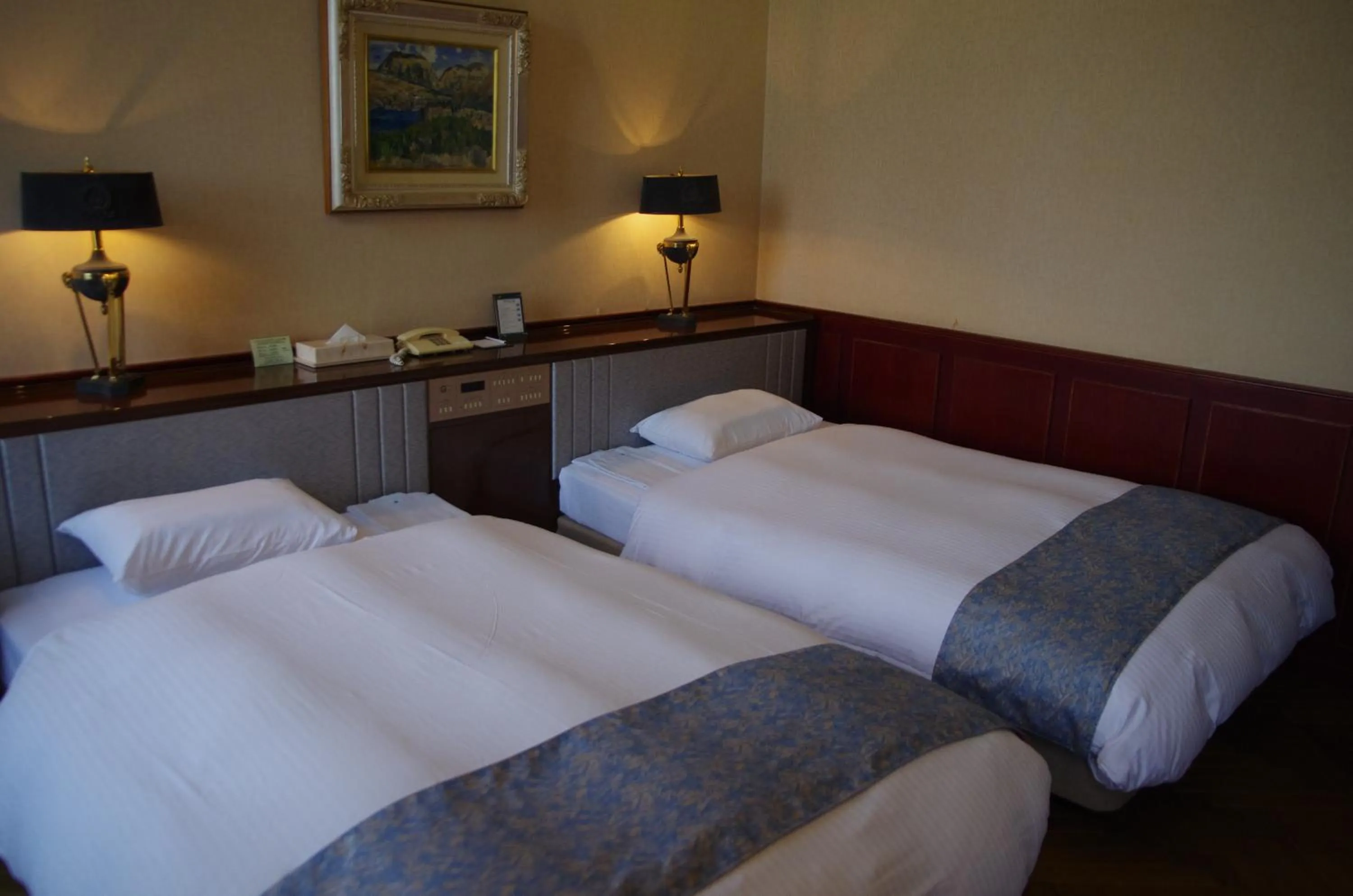 Photo of the whole room, Bed in Gifu Castle Inn