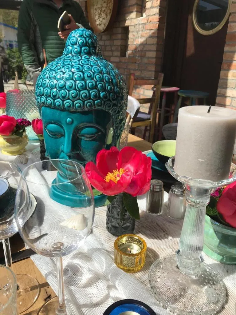 Restaurant/places to eat in feels Beach Club Hotel