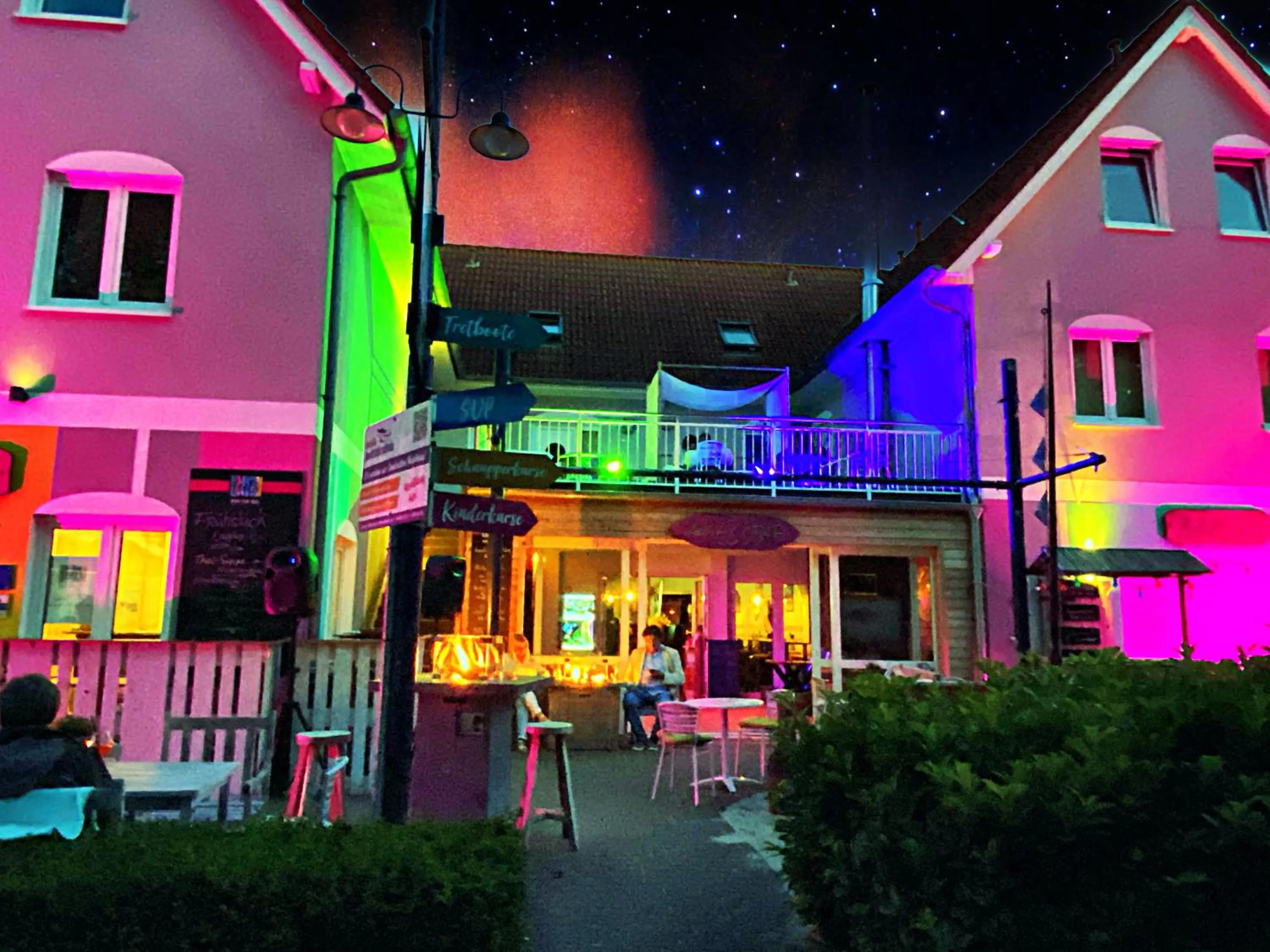 feels Beach Club Hotel