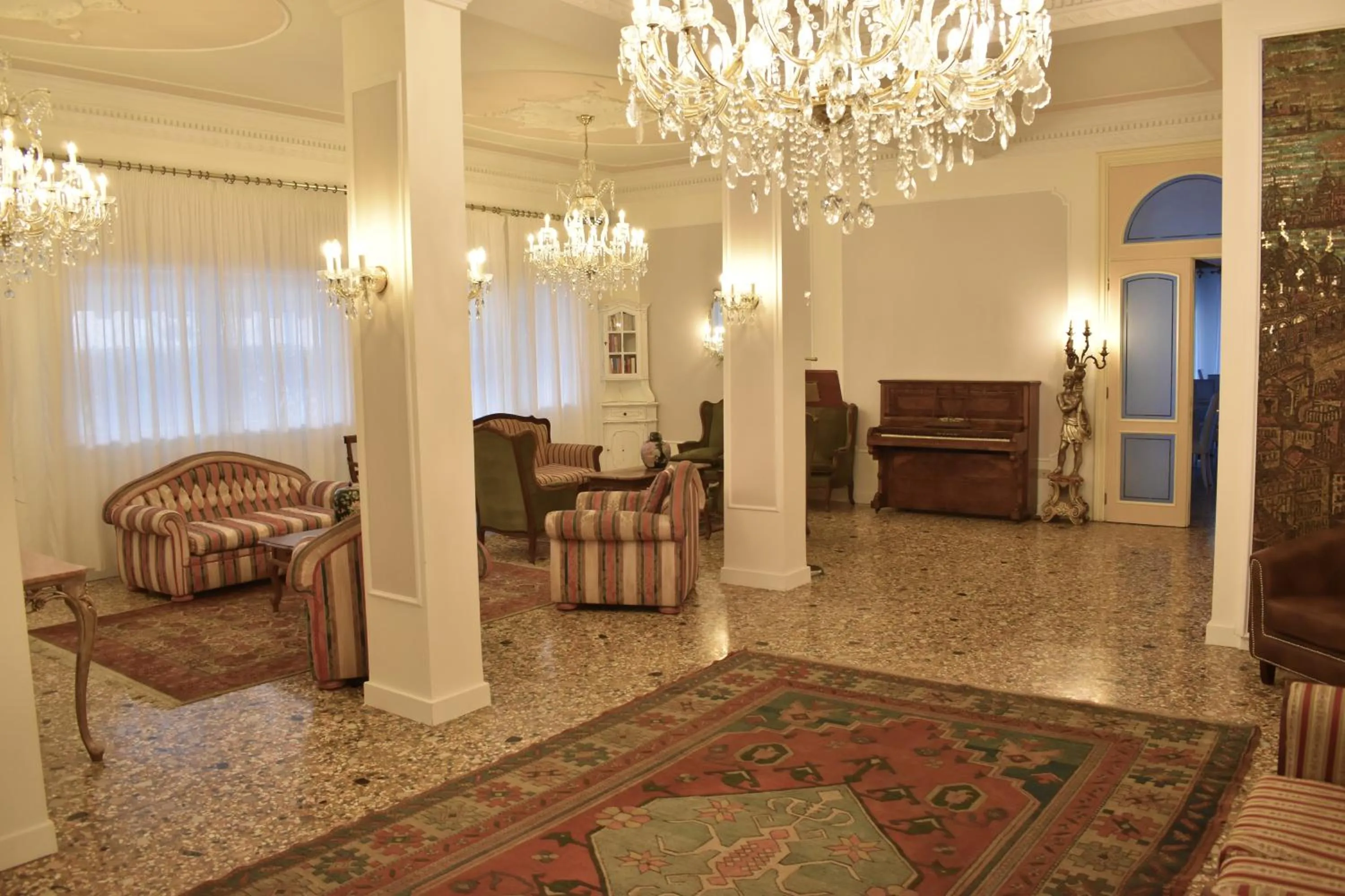 Communal lounge/ TV room in Hotel Edelweiss