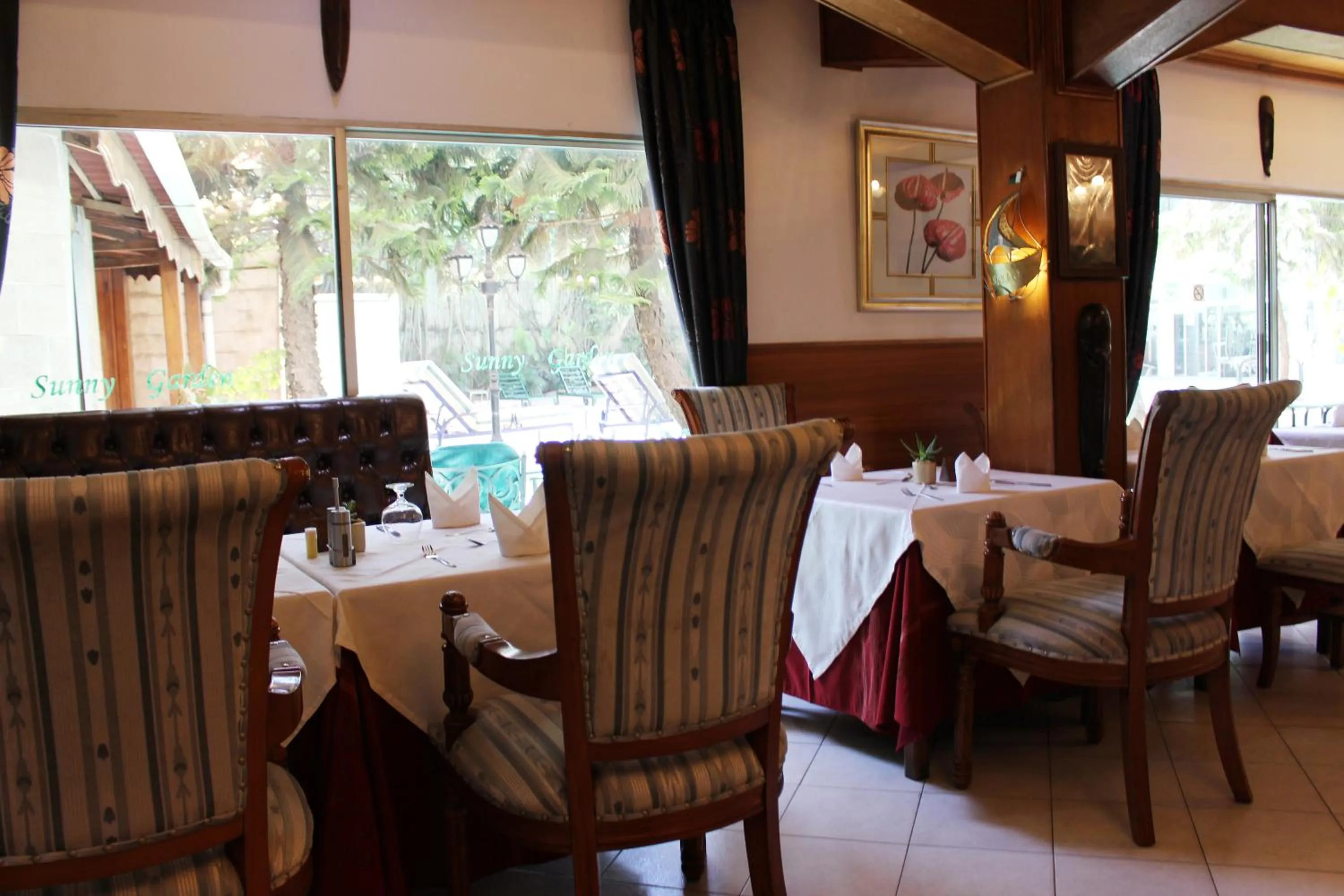 Restaurant/places to eat in Sunny Garden