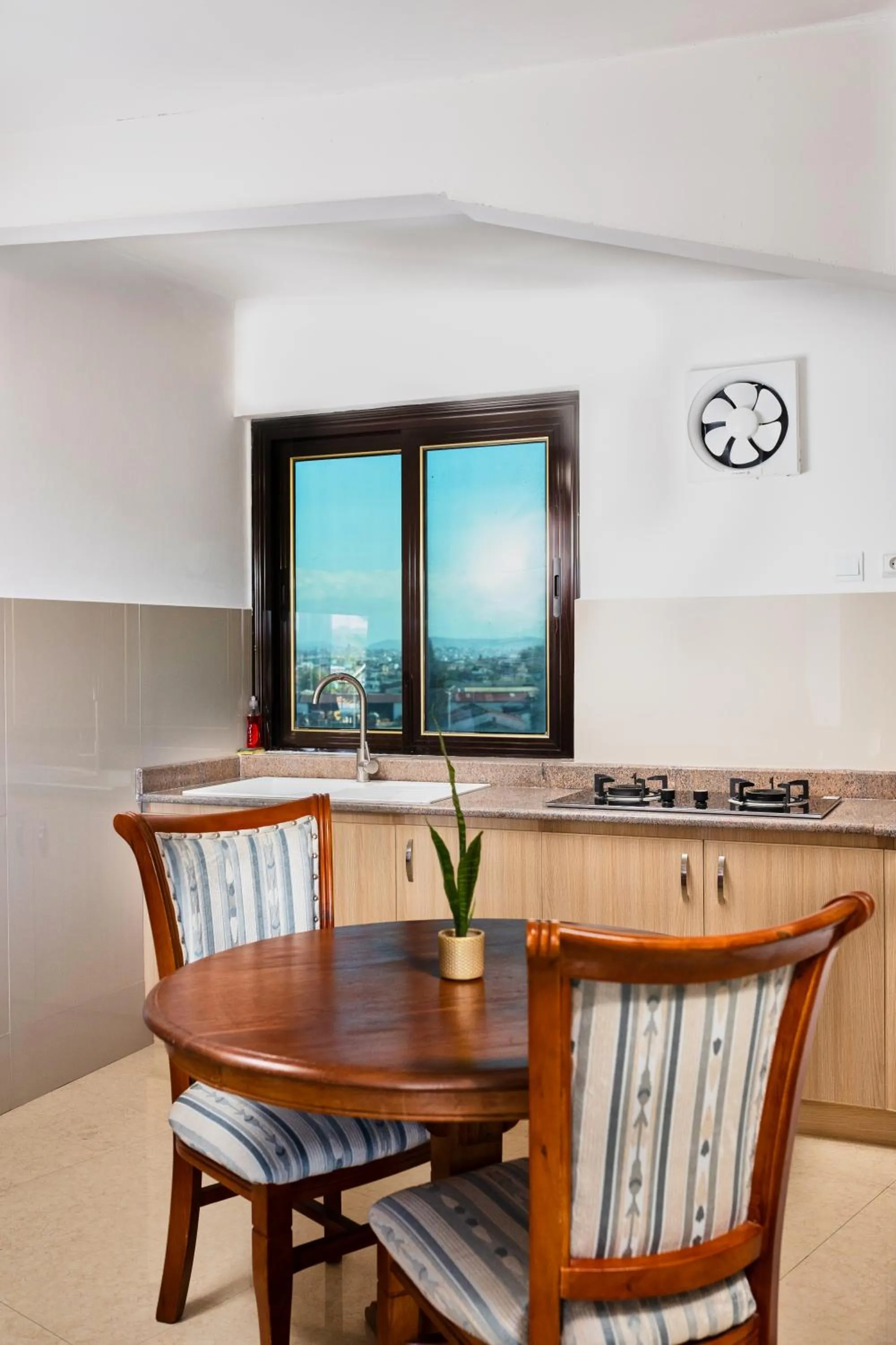 Dining area in Sunny Garden