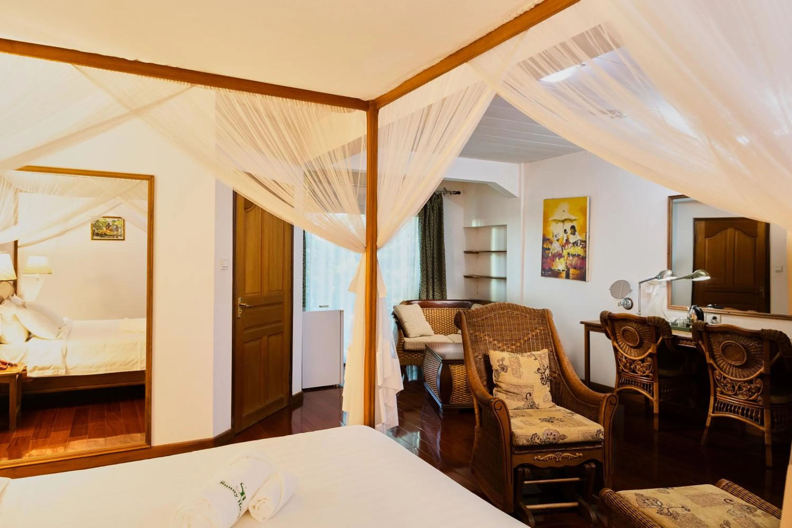 Photo of the whole room, Bed in Sunny Garden