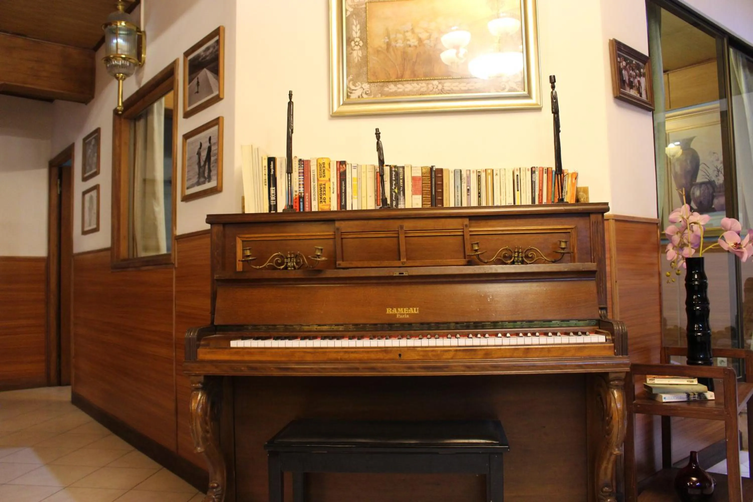 Restaurant/places to eat in Sunny Garden