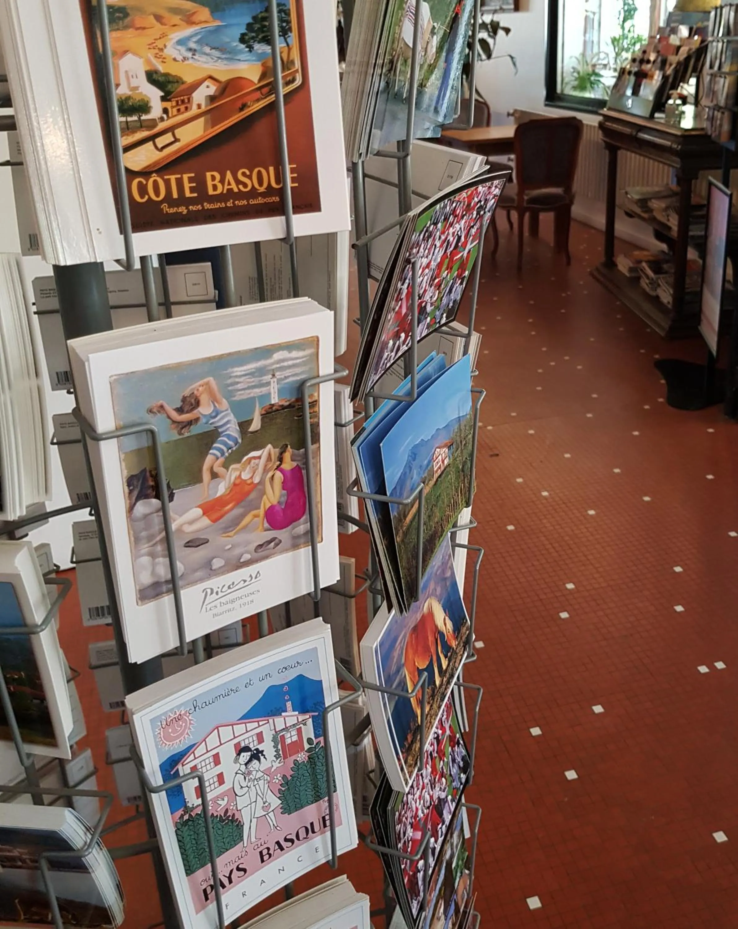 On-site shops in Hotel Pyrenées Atlantique