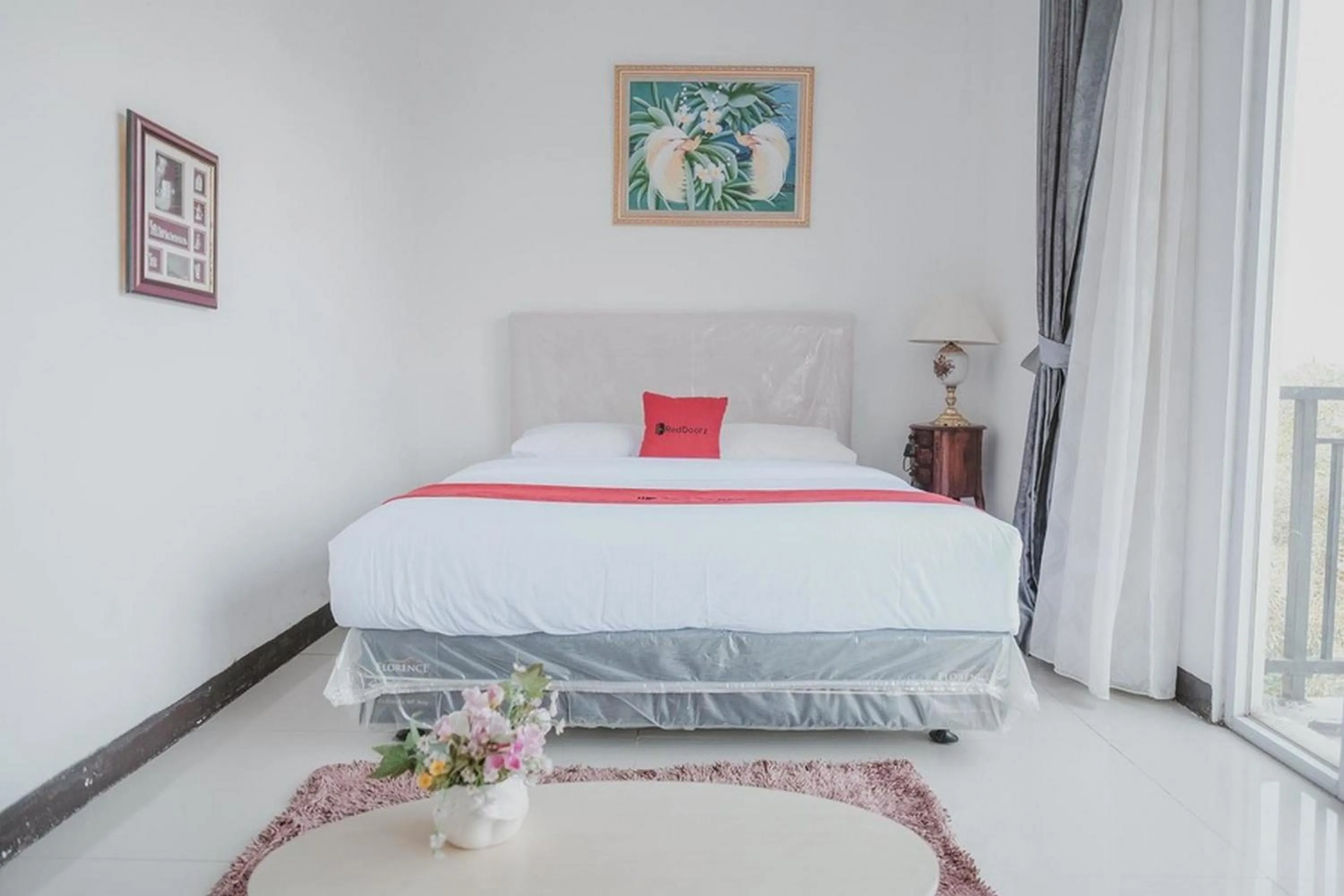 Bedroom, Bed in RedDoorz Syariah At Lampung Walk