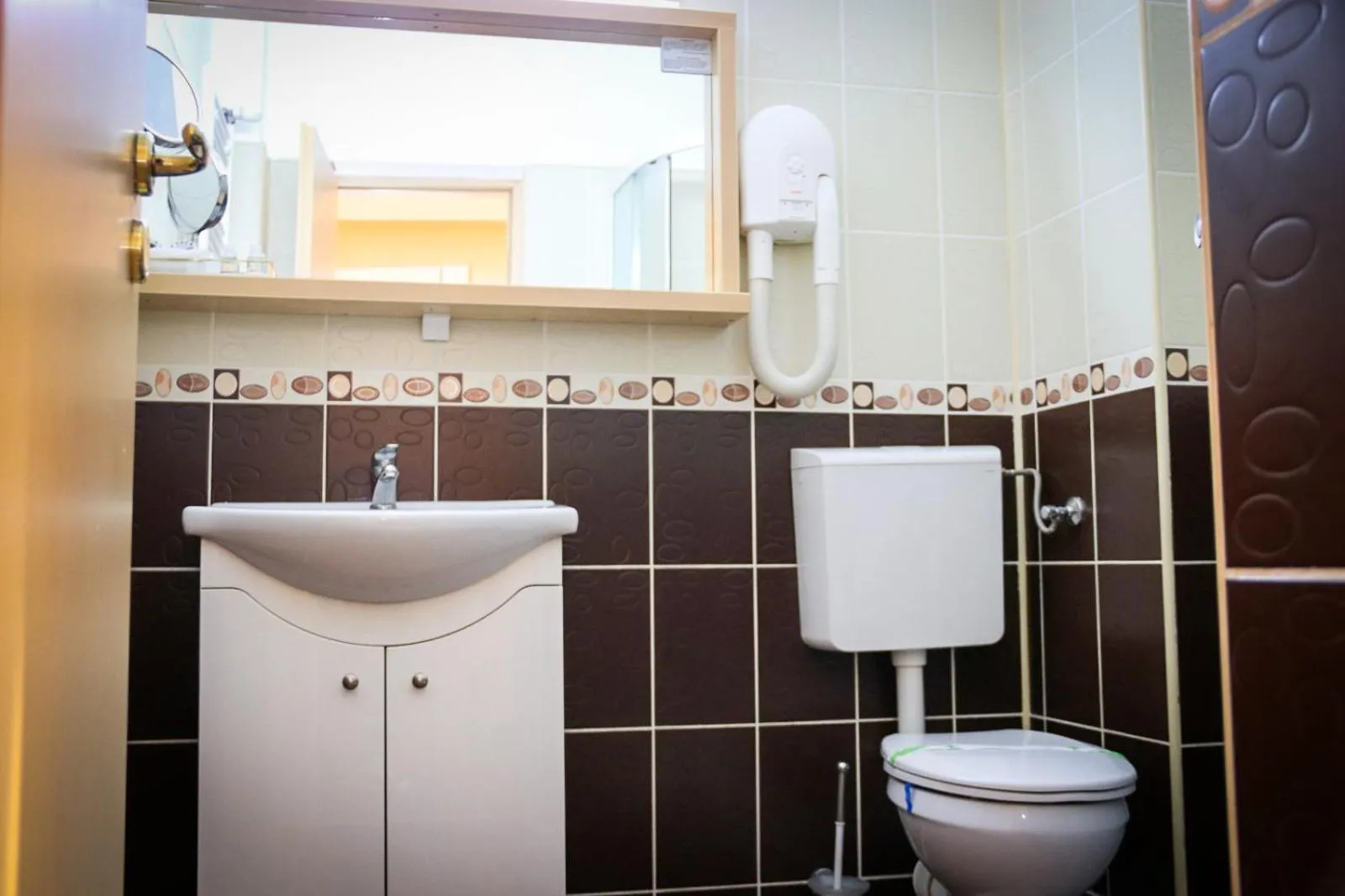 Toilet in Hotel Clipa