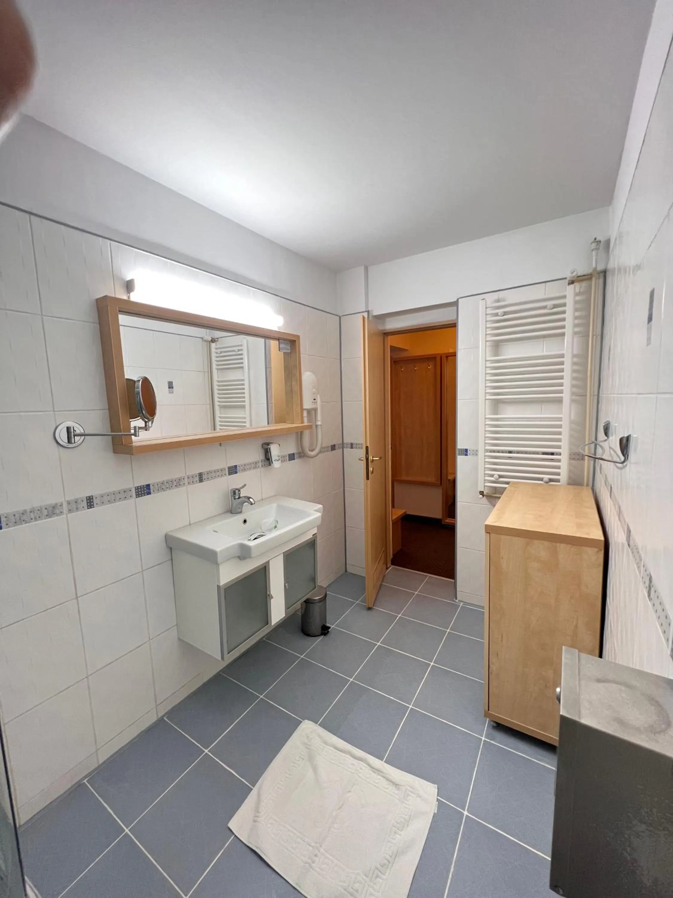 Toilet in Hotel Clipa