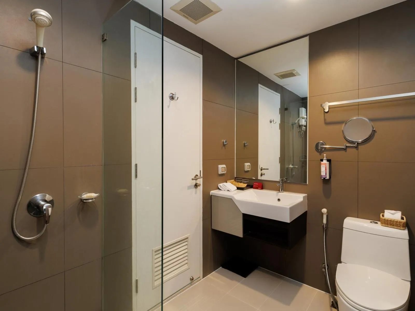 Bathroom in Estella Ekkamai