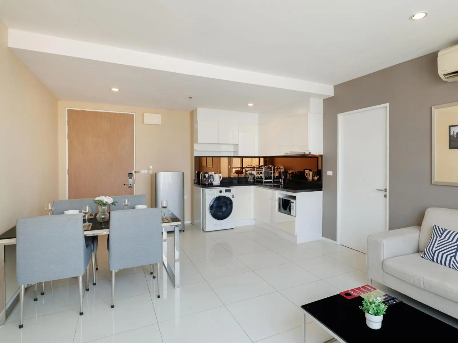 Kitchen or kitchenette in Estella Ekkamai