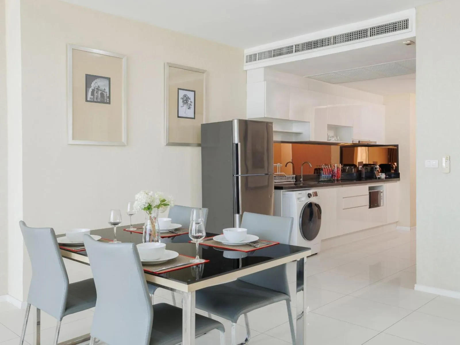 Kitchen or kitchenette in Estella Ekkamai