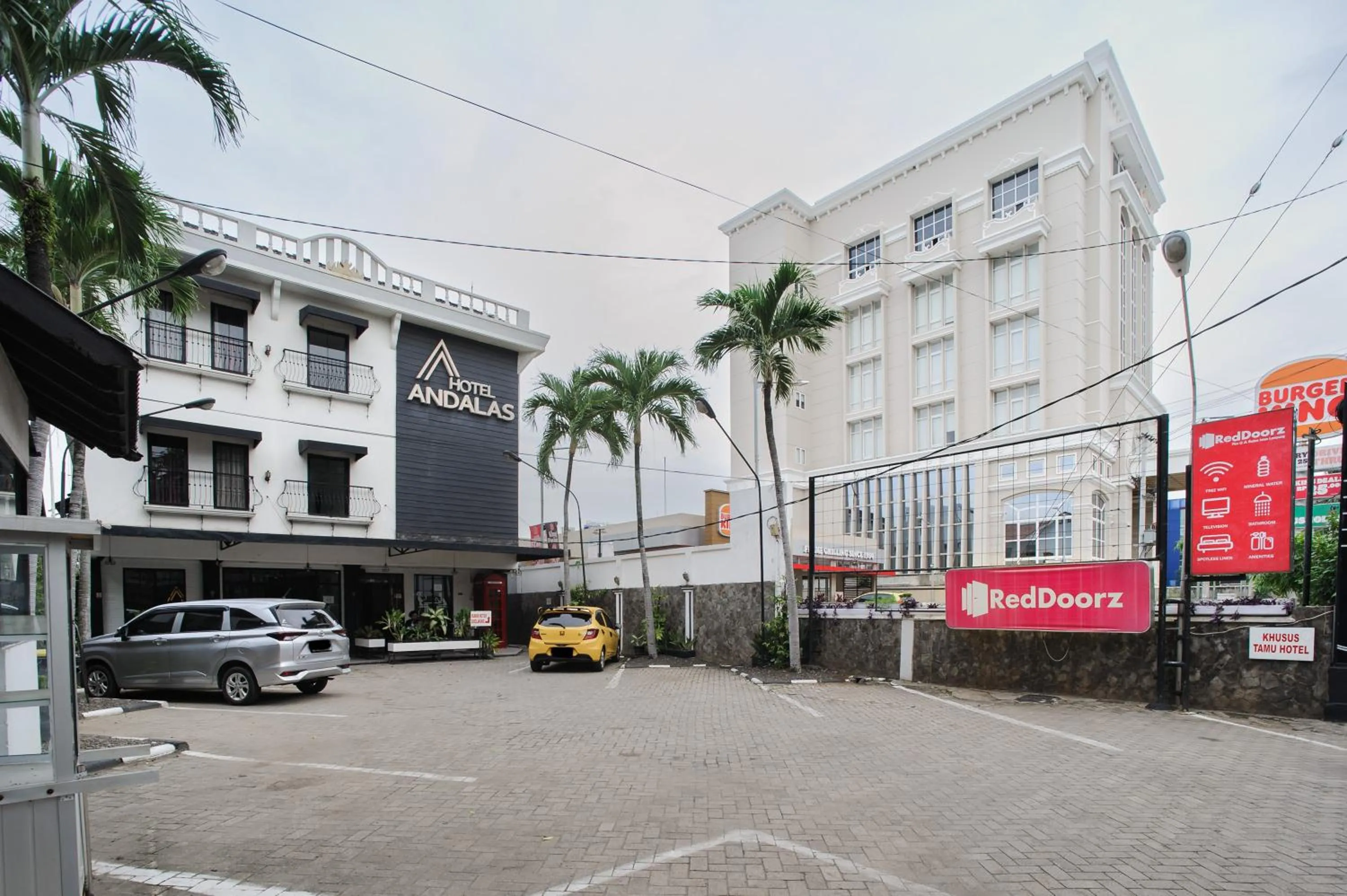 Property building in RedDoorz Plus @ Jalan Raden Intan Lampung