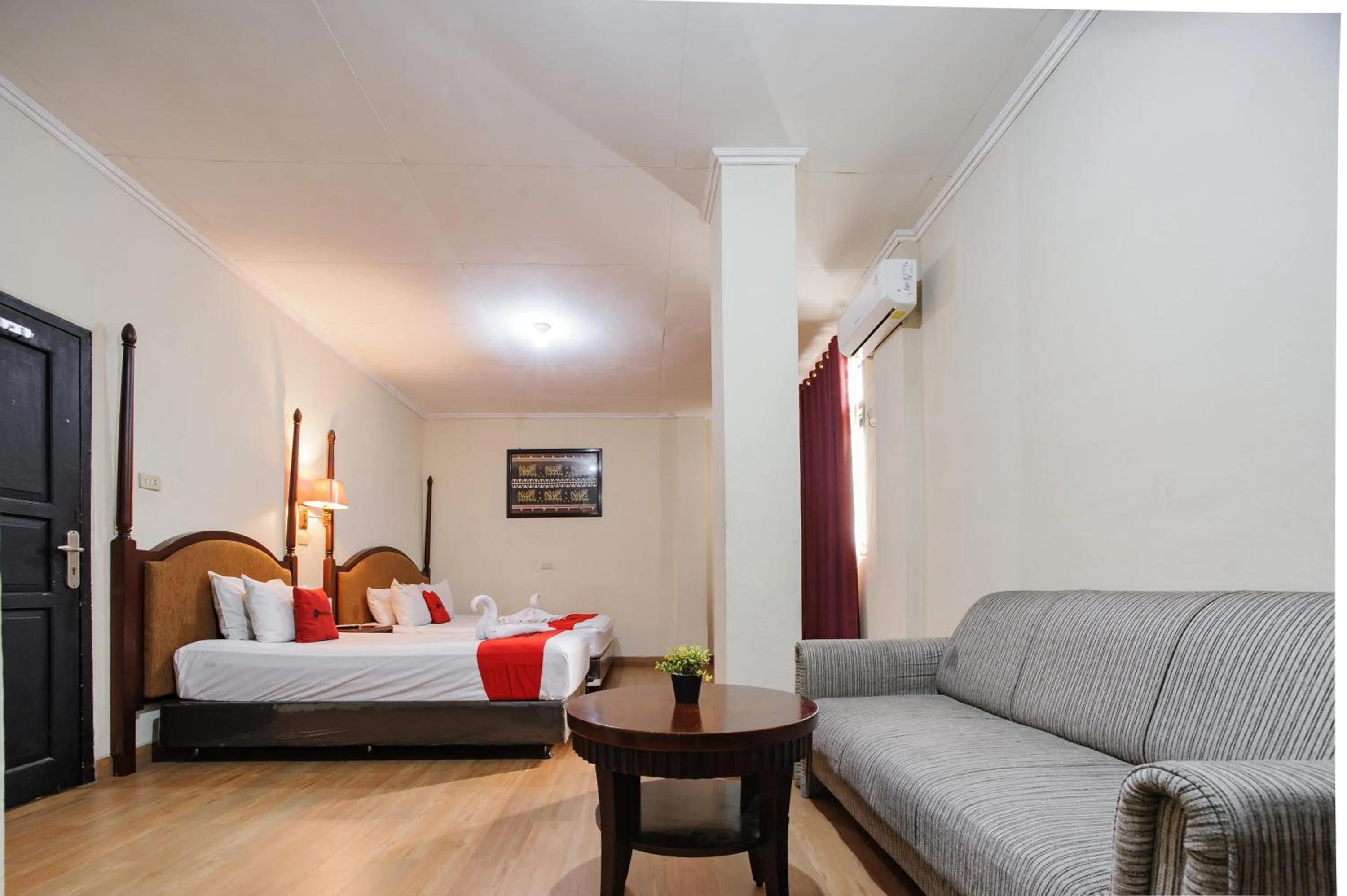 Bedroom, Bed in RedDoorz Plus @ Jalan Raden Intan Lampung