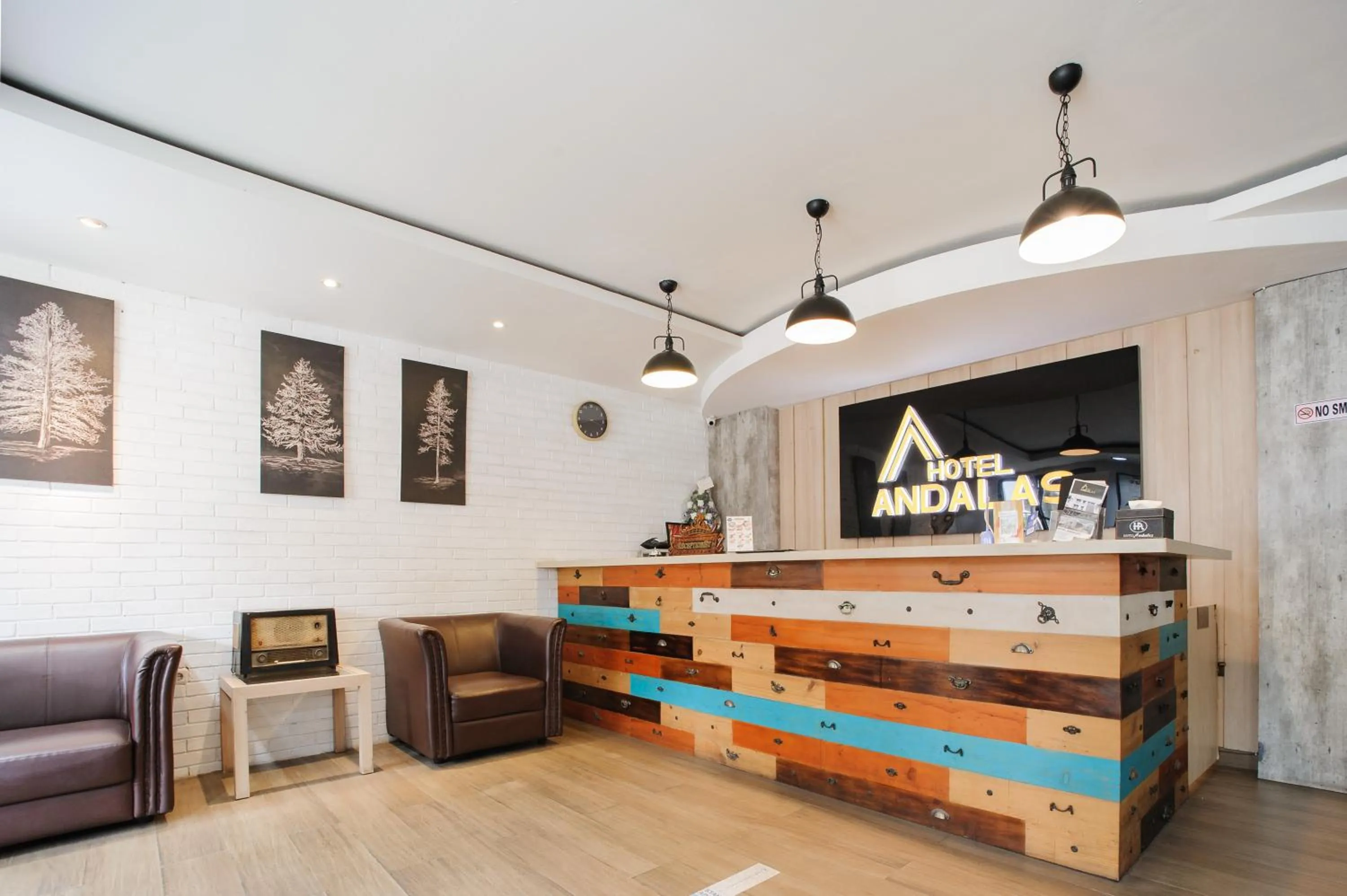 Lobby or reception in RedDoorz Plus @ Jalan Raden Intan Lampung