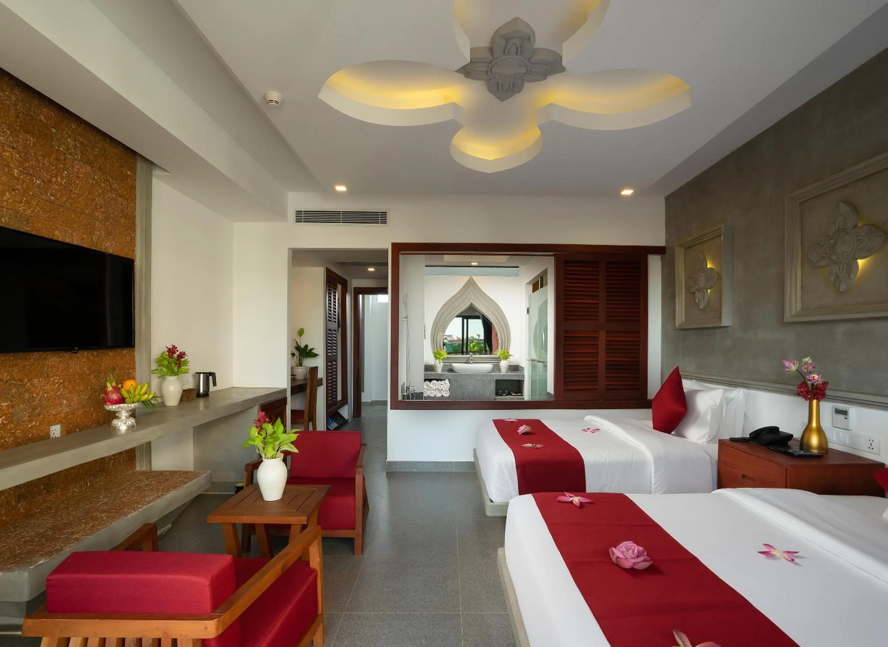 Photo of the whole room, Bed in Khmer Mansion Residence