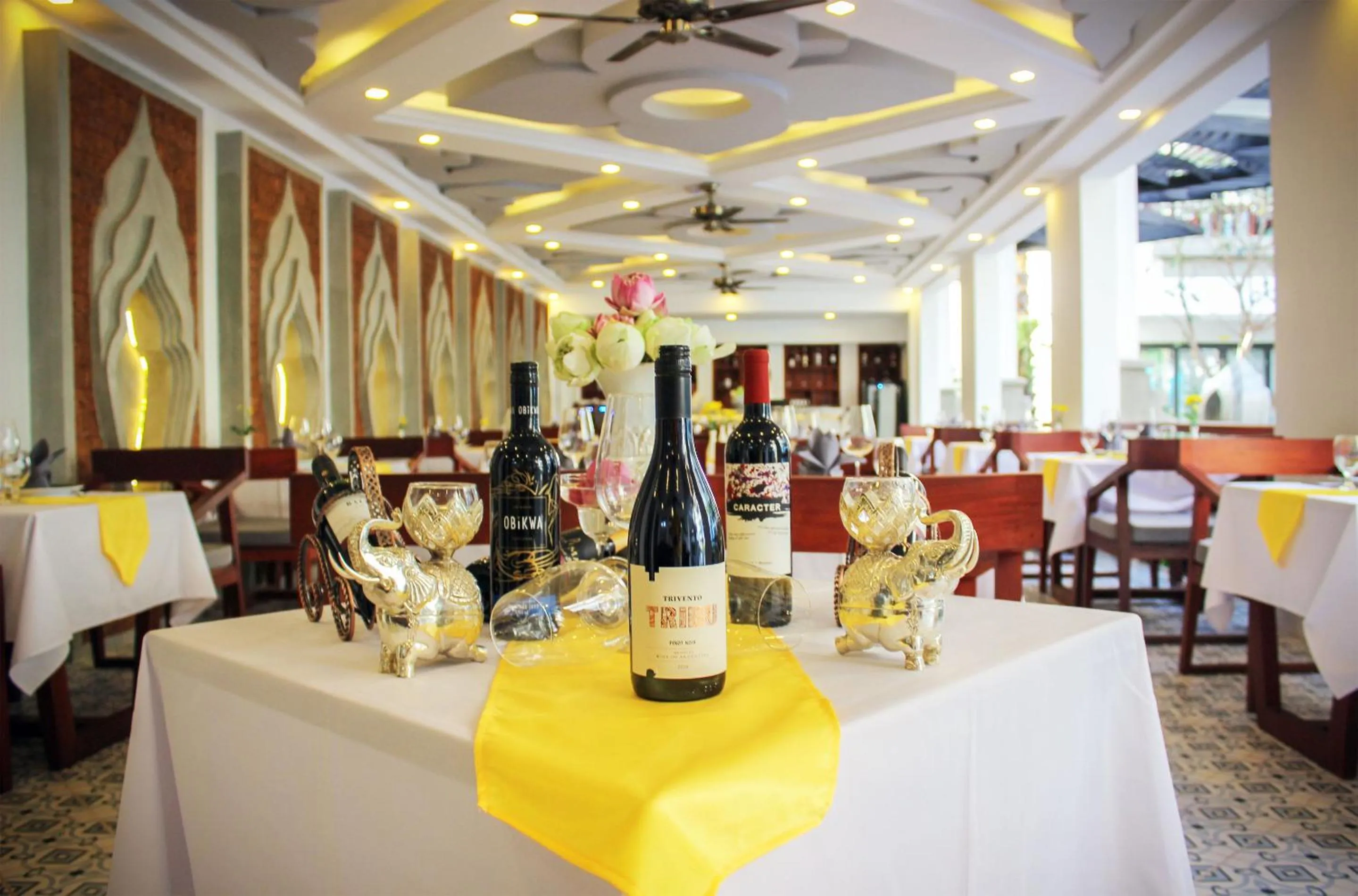 Restaurant/places to eat in Khmer Mansion Residence