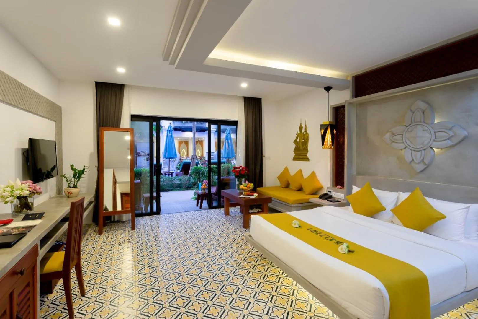 Balcony/Terrace, Bed in Khmer Mansion Residence