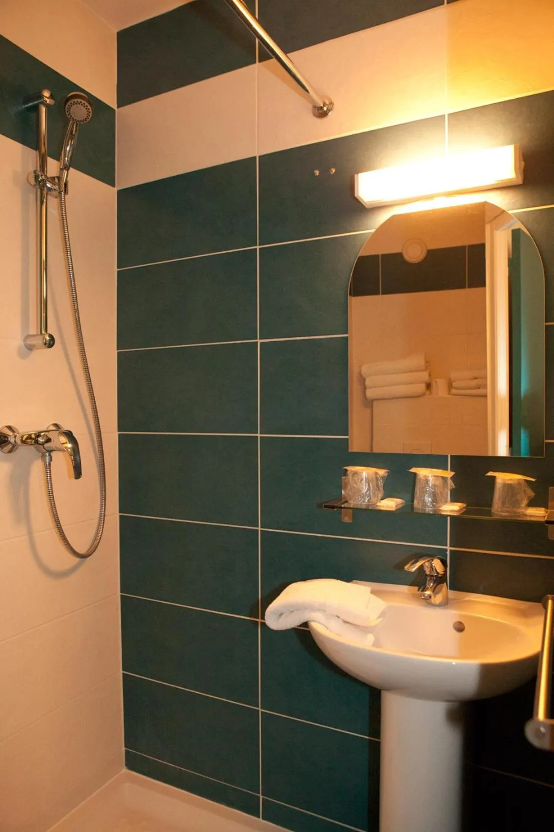 Bathroom in Royal Wagram