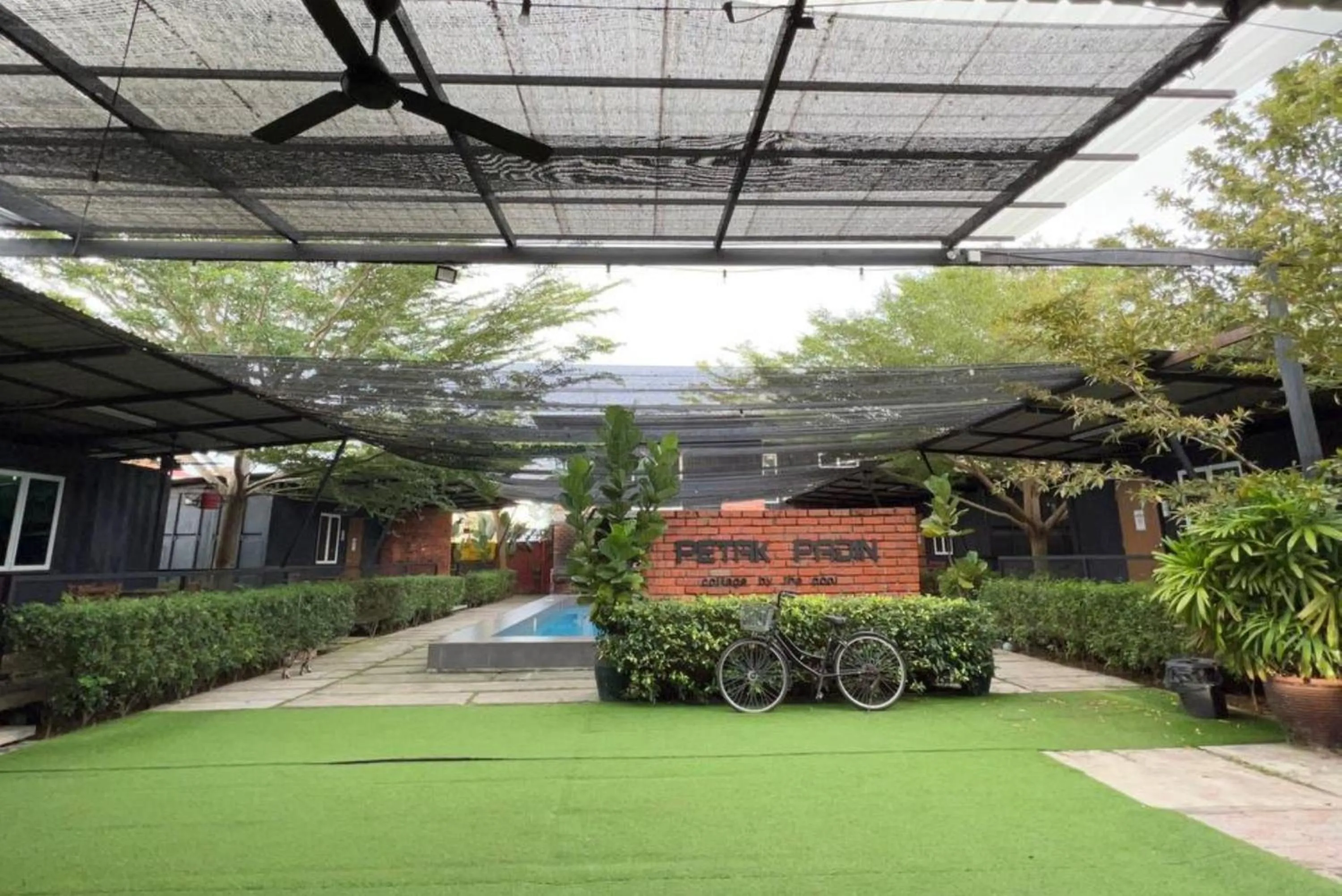 Garden in Petak Padin Cottage by The Pool, Kepala Batas Penang