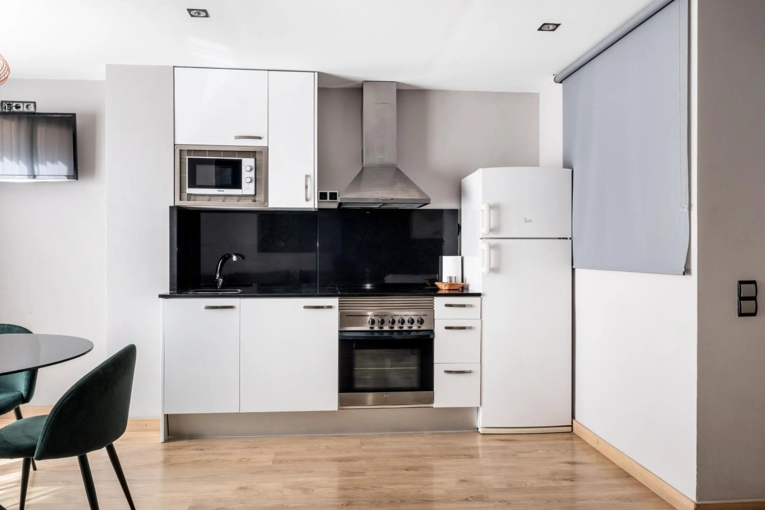 Kitchen or kitchenette in AinB Sagrada Familia Apartments