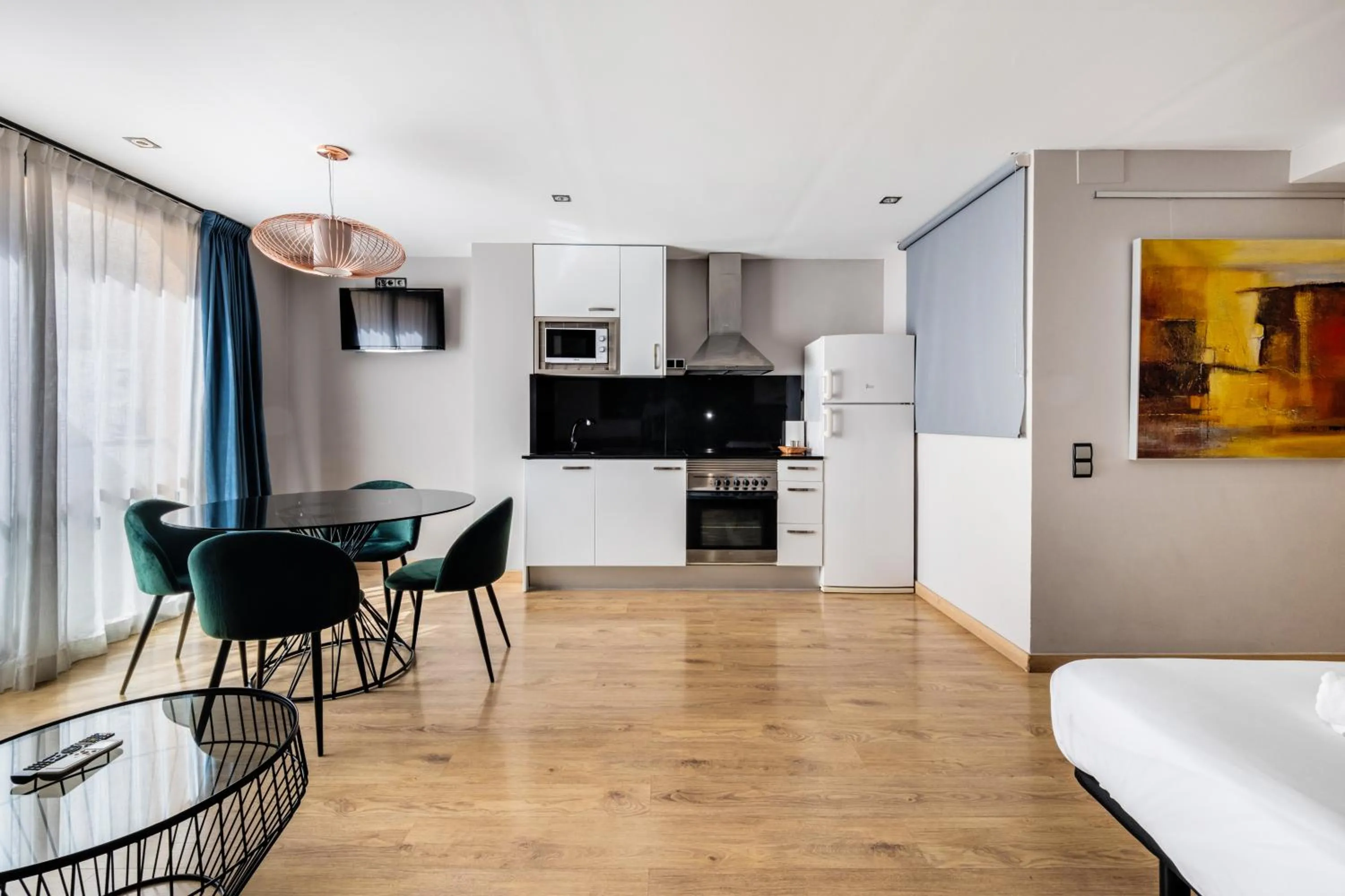 Kitchen or kitchenette in AinB Sagrada Familia Apartments