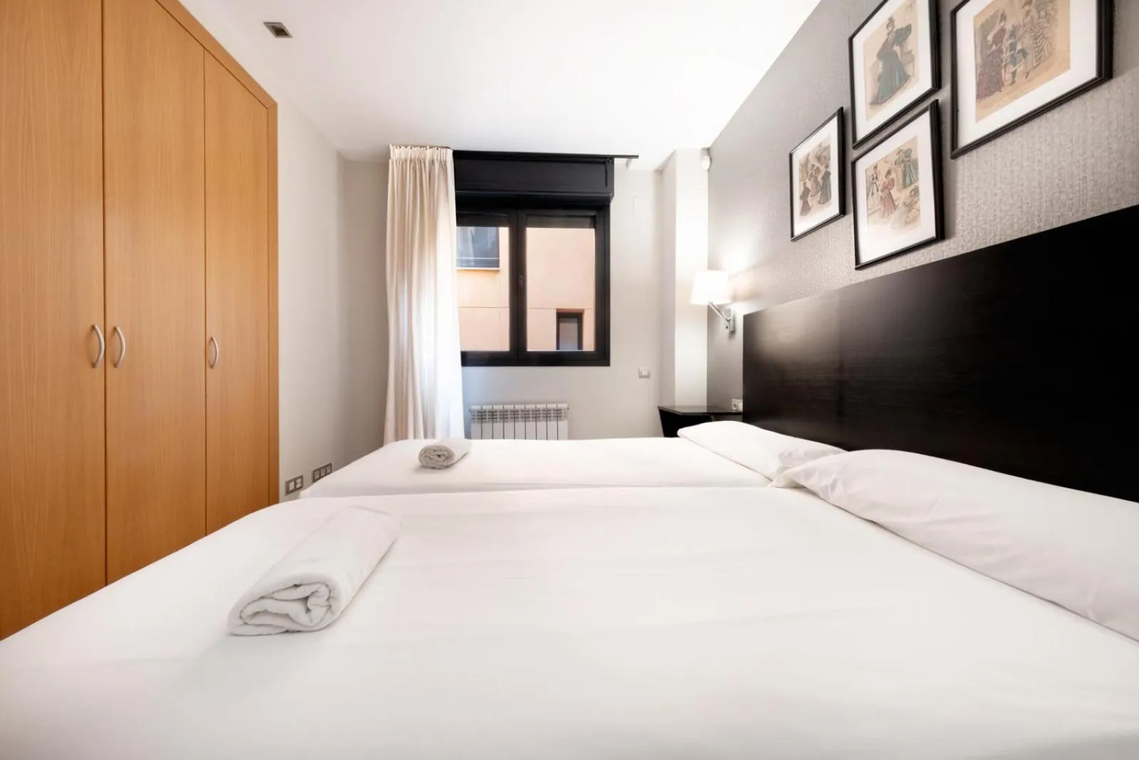 Bed in AinB Sagrada Familia Apartments