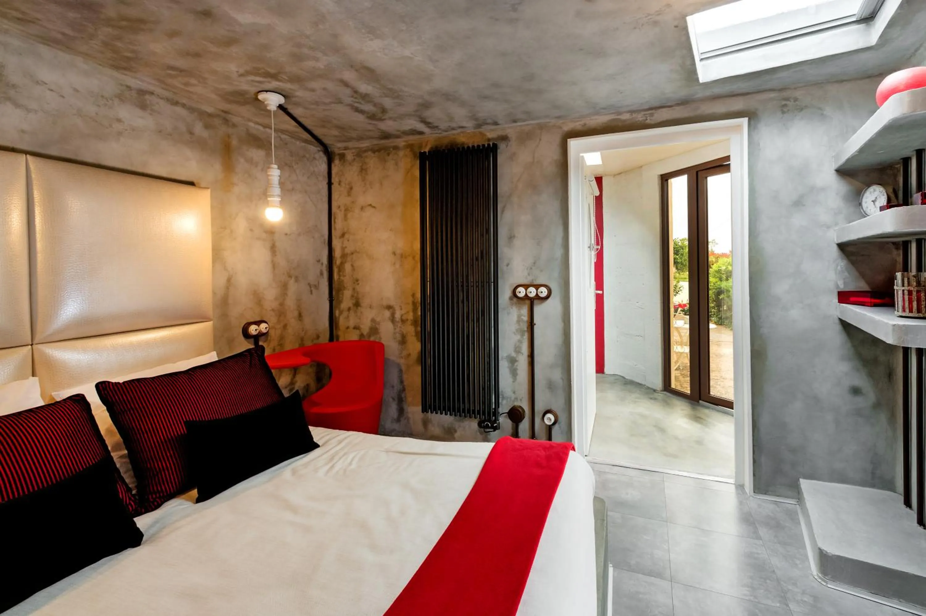 Bed in Chateau La Mothe du Barry