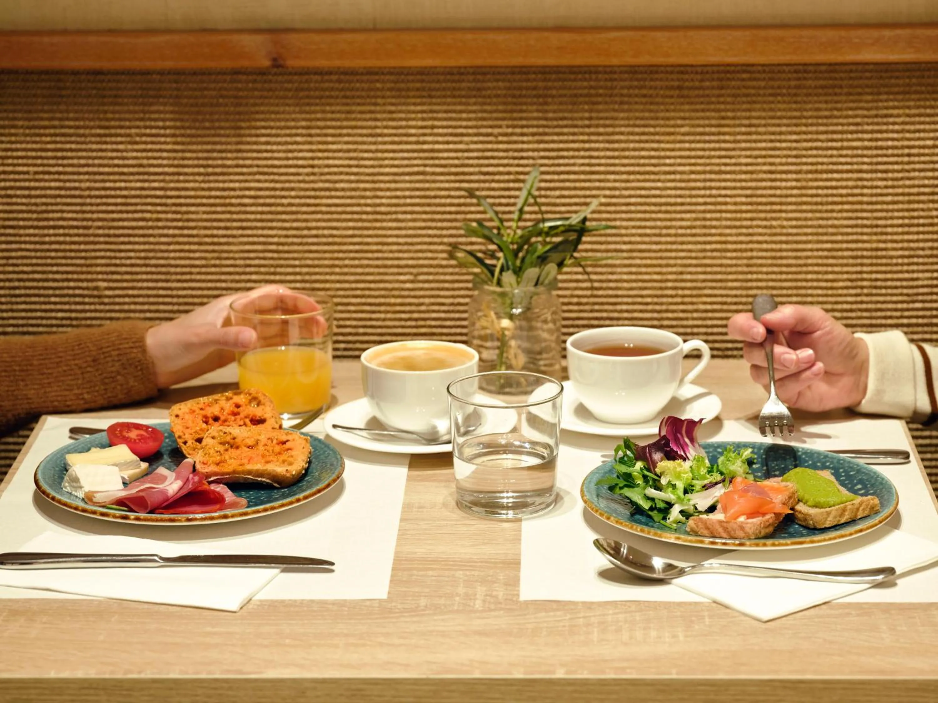 Buffet breakfast in Musik Boutique Hotel - Solo Adultos