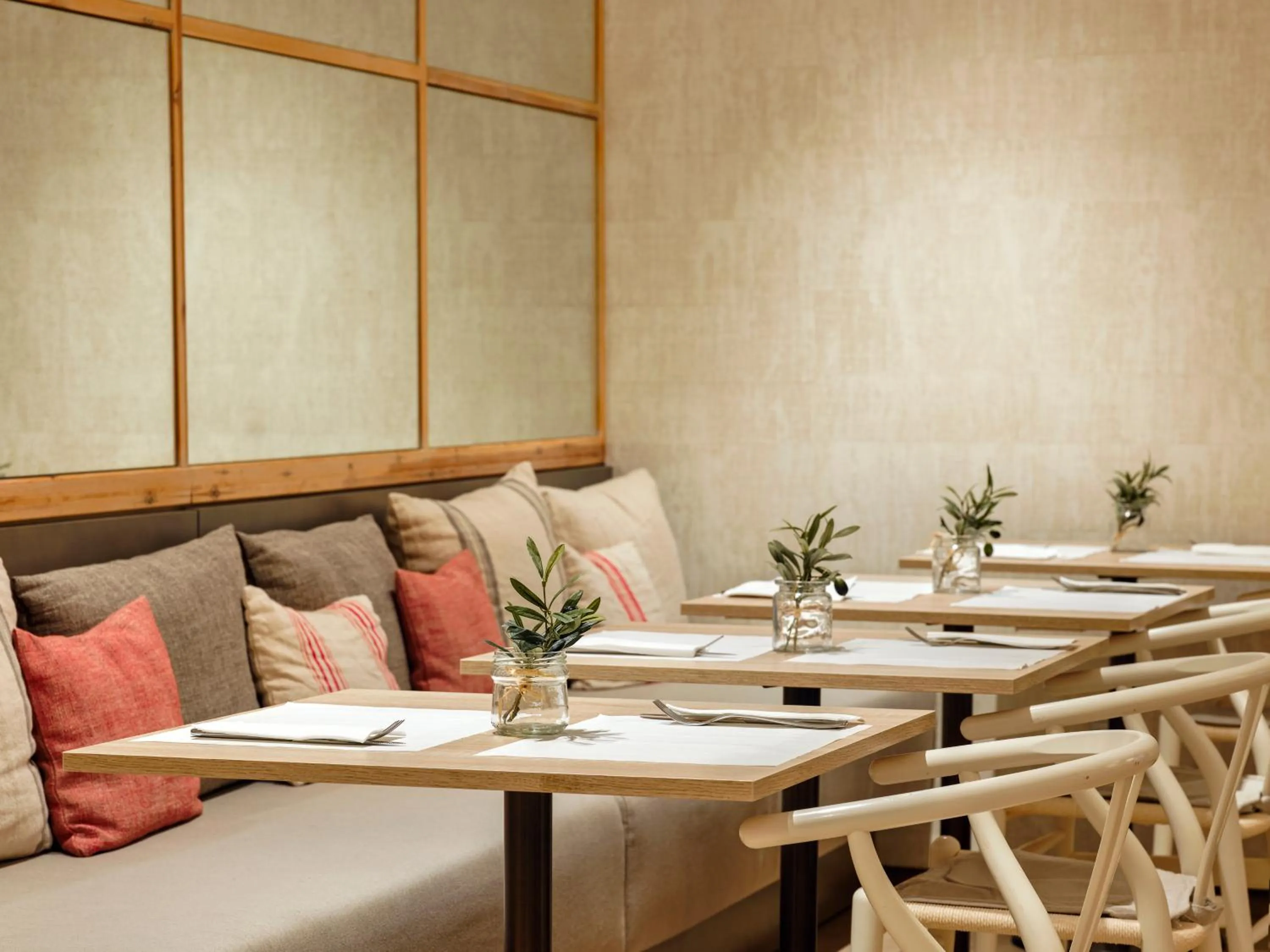 Buffet breakfast in Musik Boutique Hotel - Solo Adultos