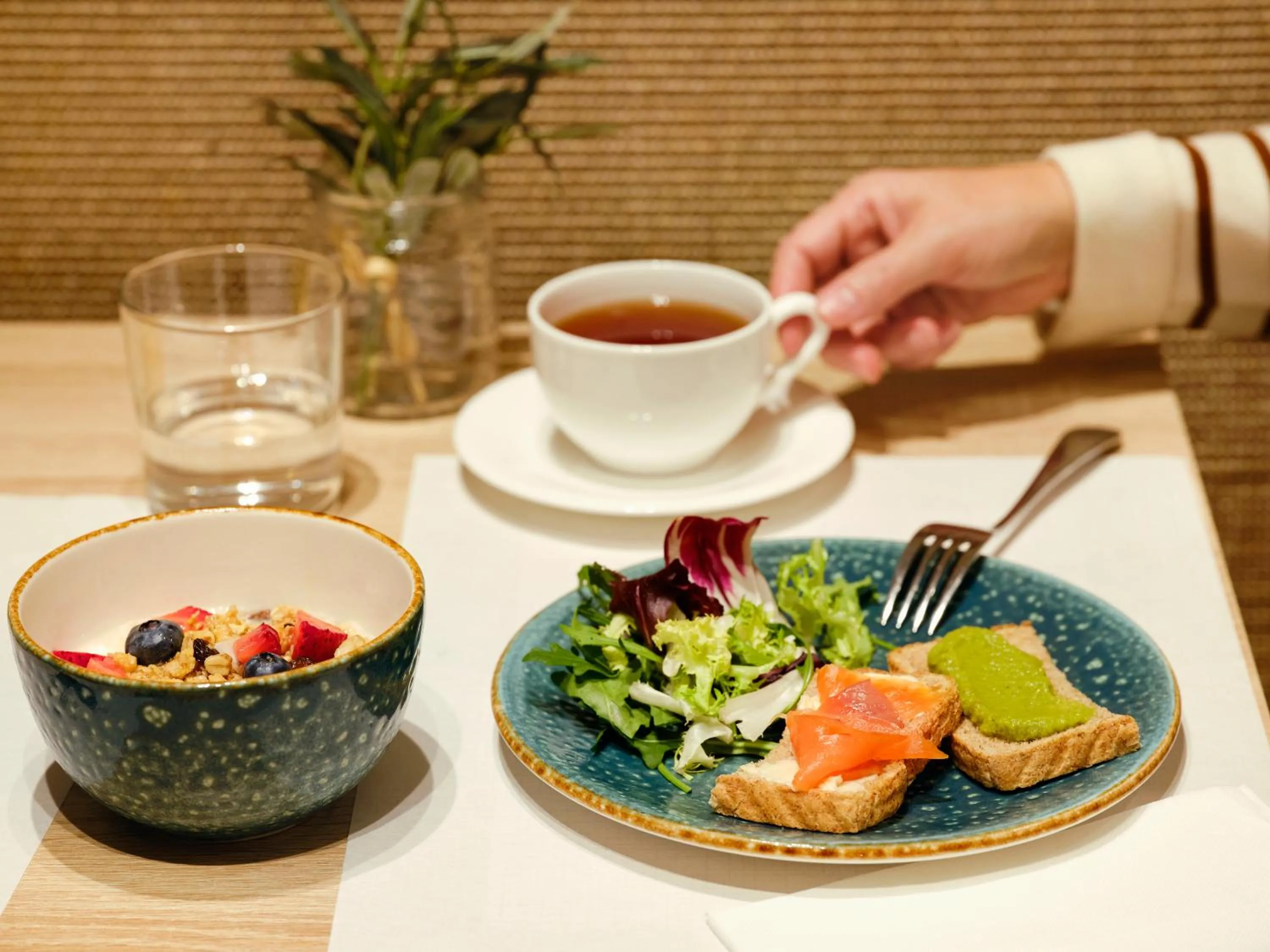 Buffet breakfast in Musik Boutique Hotel - Solo Adultos