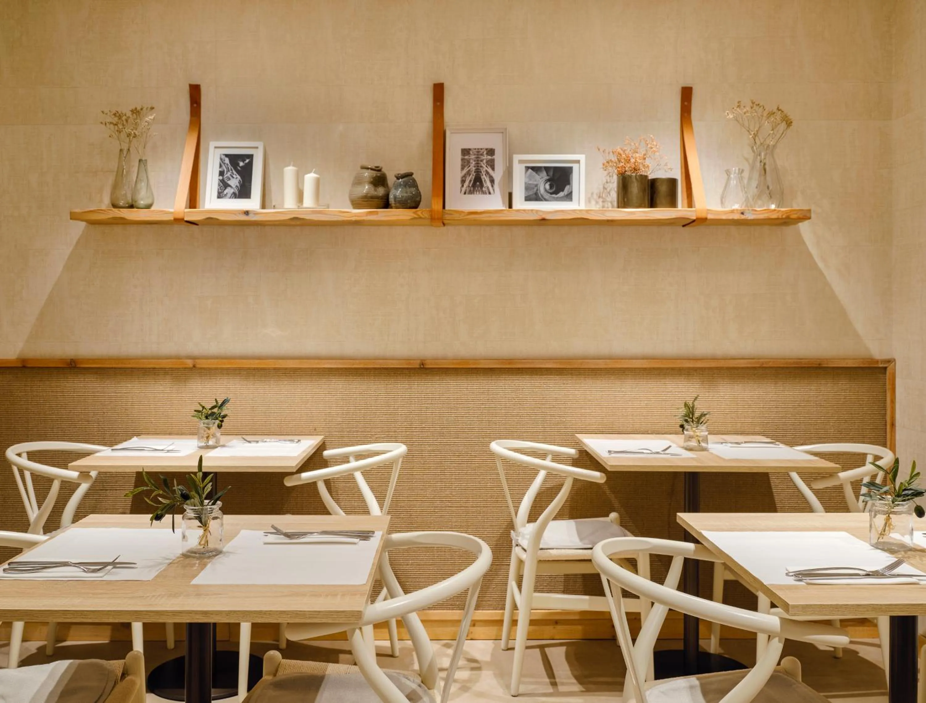 Buffet breakfast in Musik Boutique Hotel - Solo Adultos