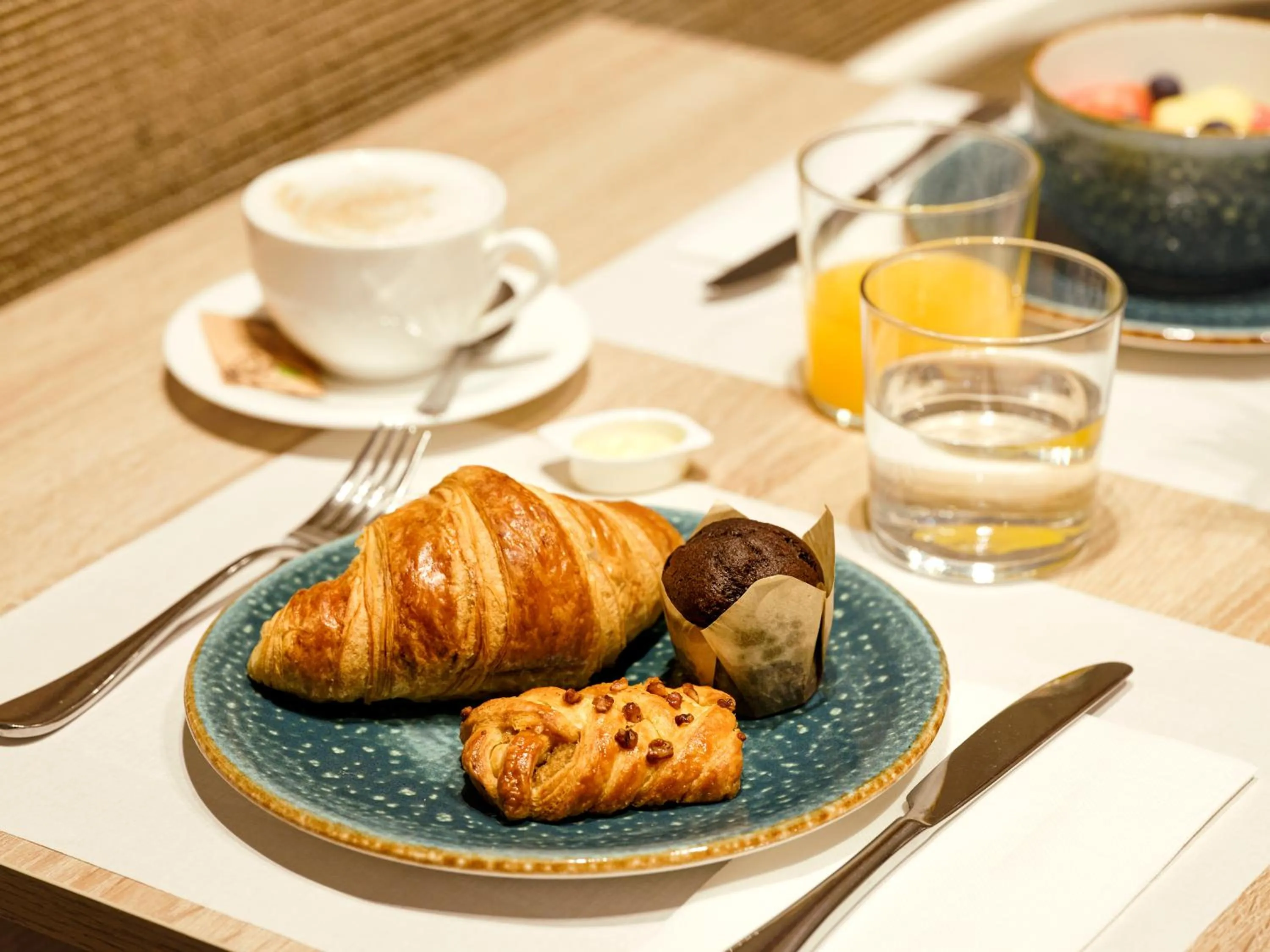 Buffet breakfast in Musik Boutique Hotel - Solo Adultos