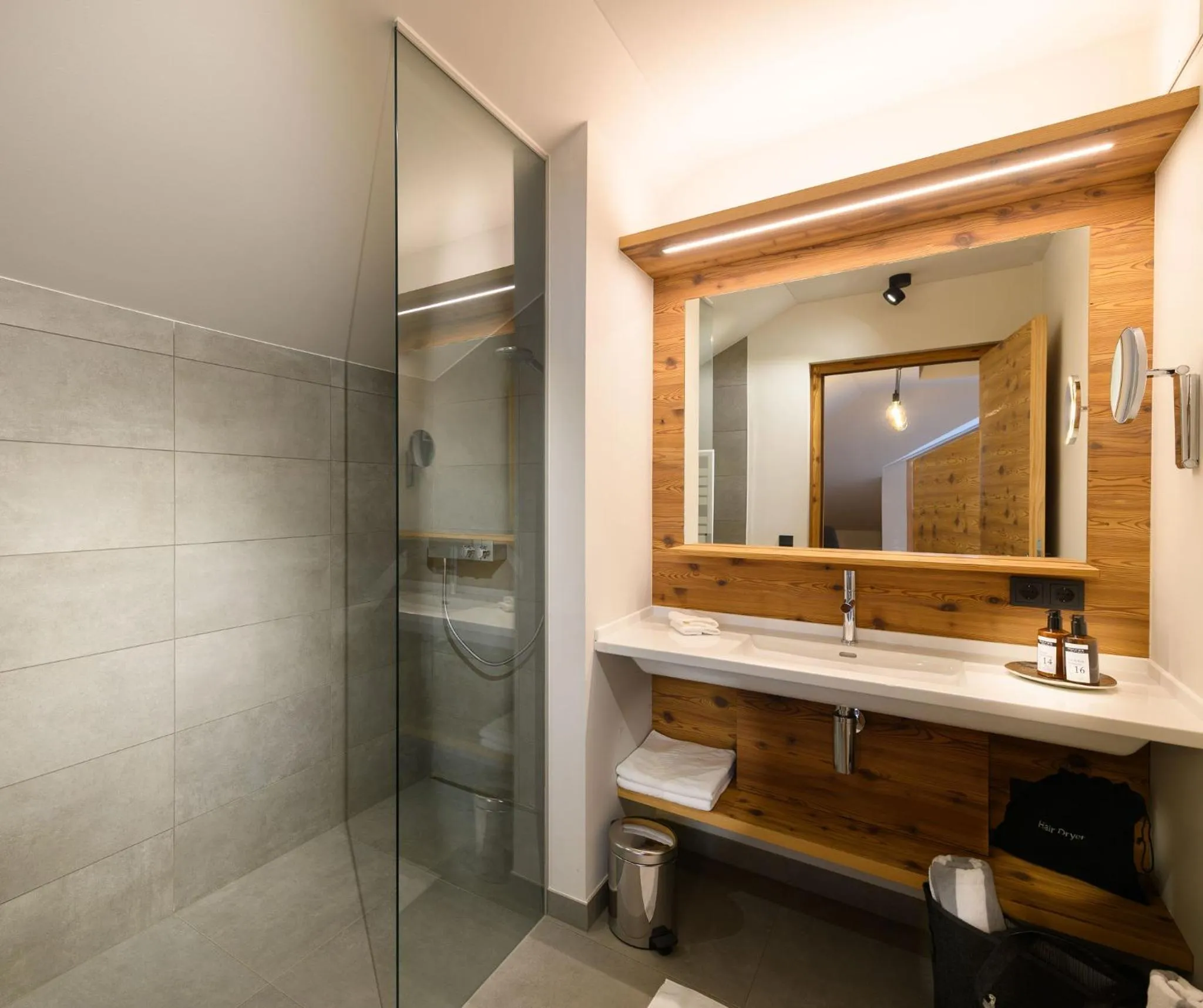 Shower in Boutique Hundehotel Bergzeit