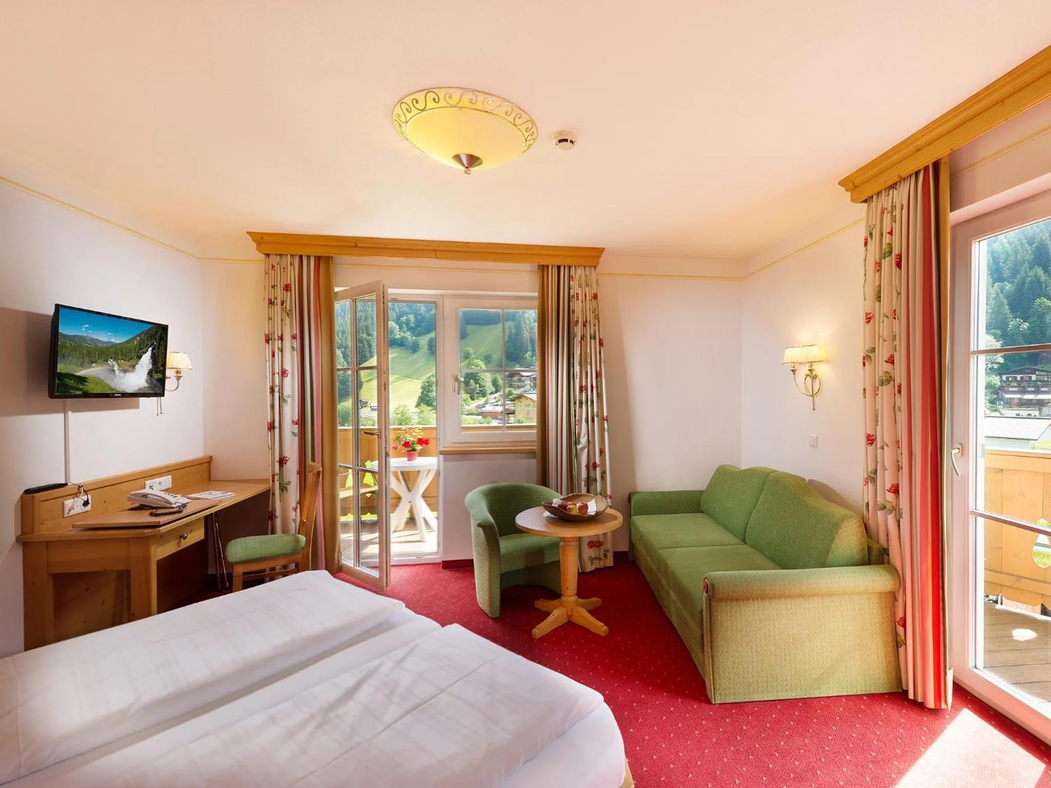Superior Single Room in Boutique Hundehotel Bergzeit