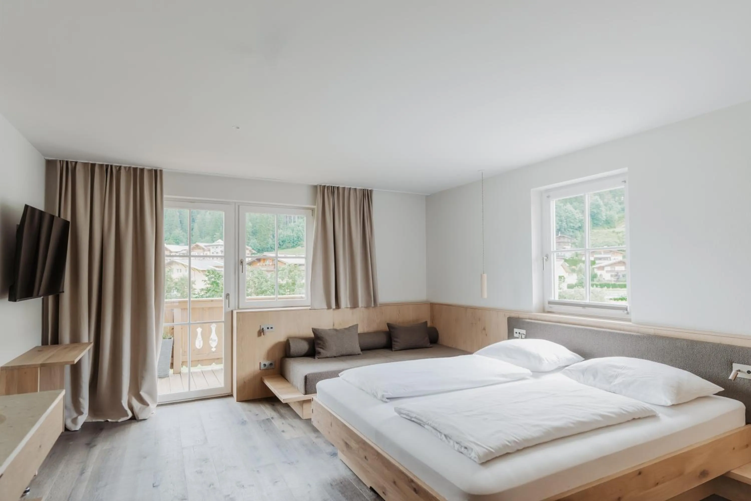 Photo of the whole room, Bed in Boutique Hundehotel Bergzeit