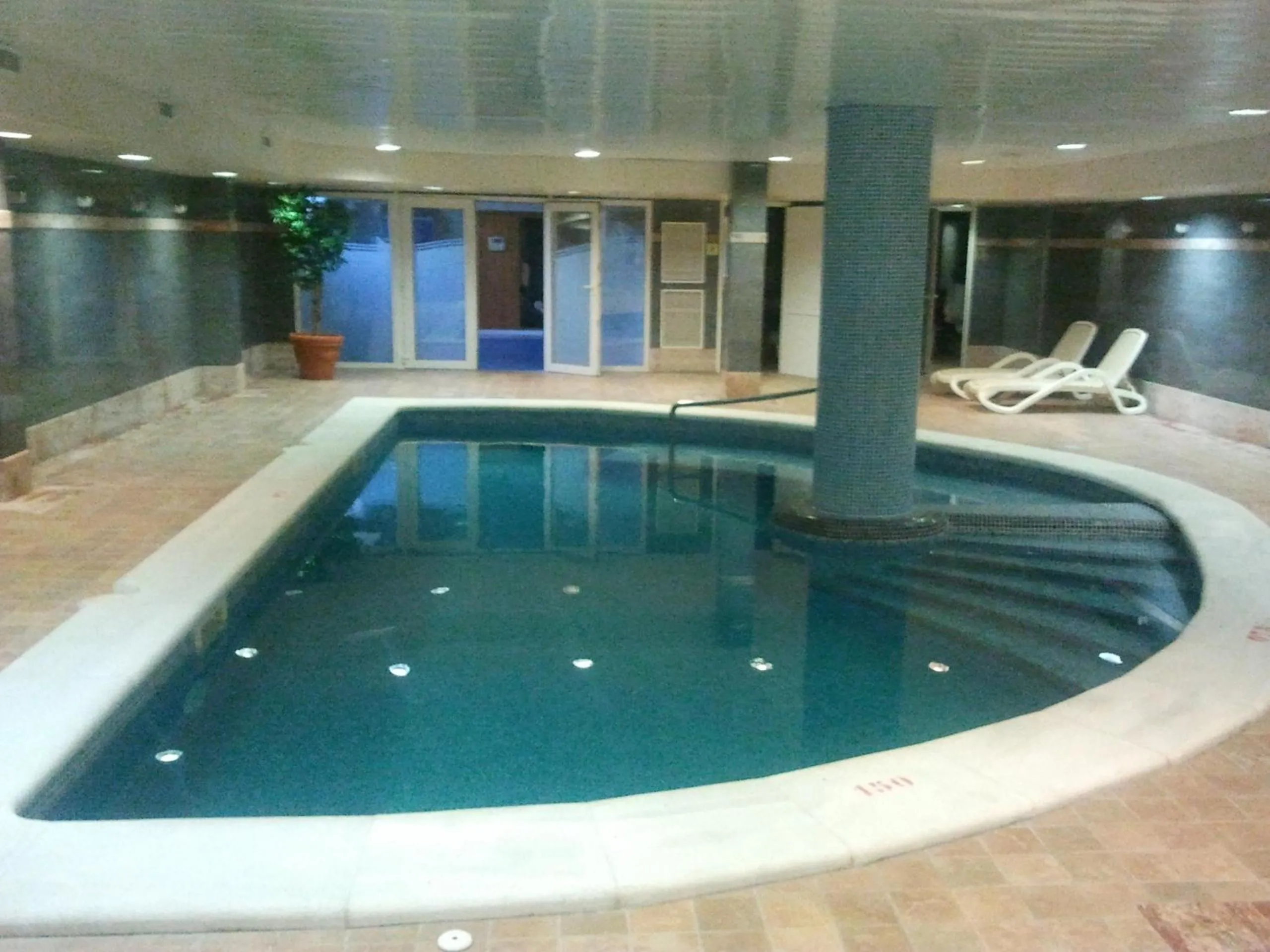 Swimming pool in Hotel Obelisco