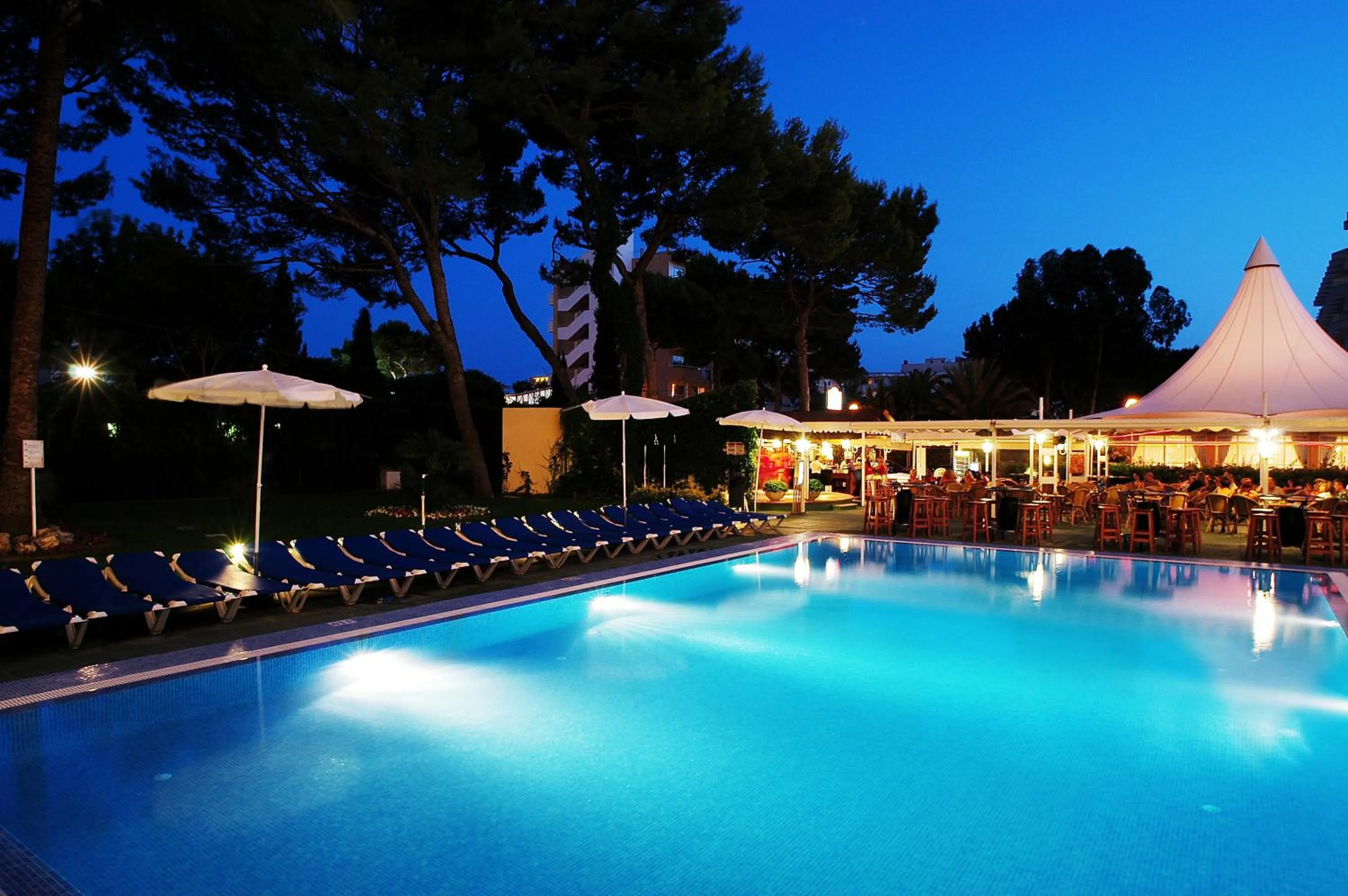 Night in Hotel Obelisco