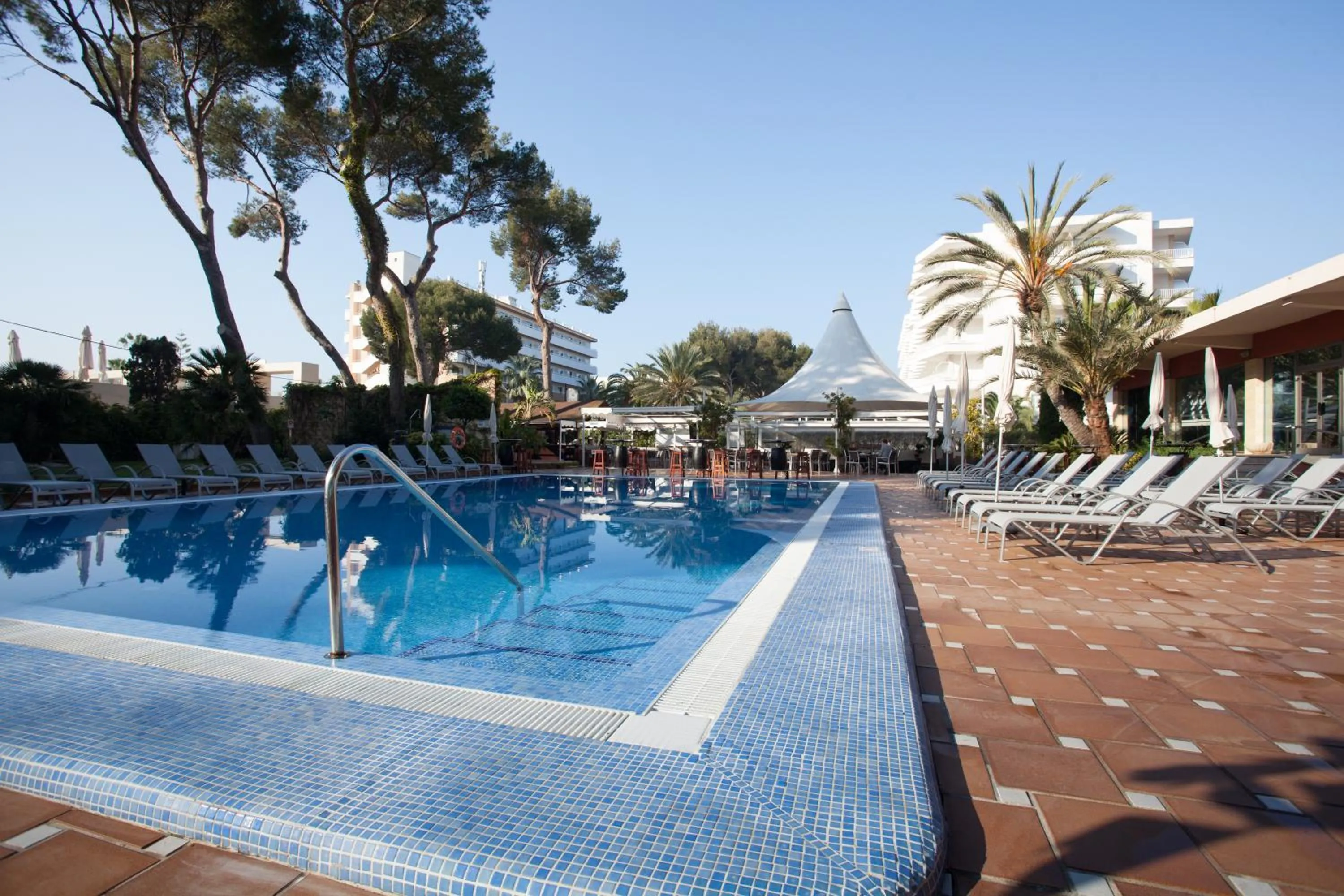 Swimming pool in Hotel Obelisco