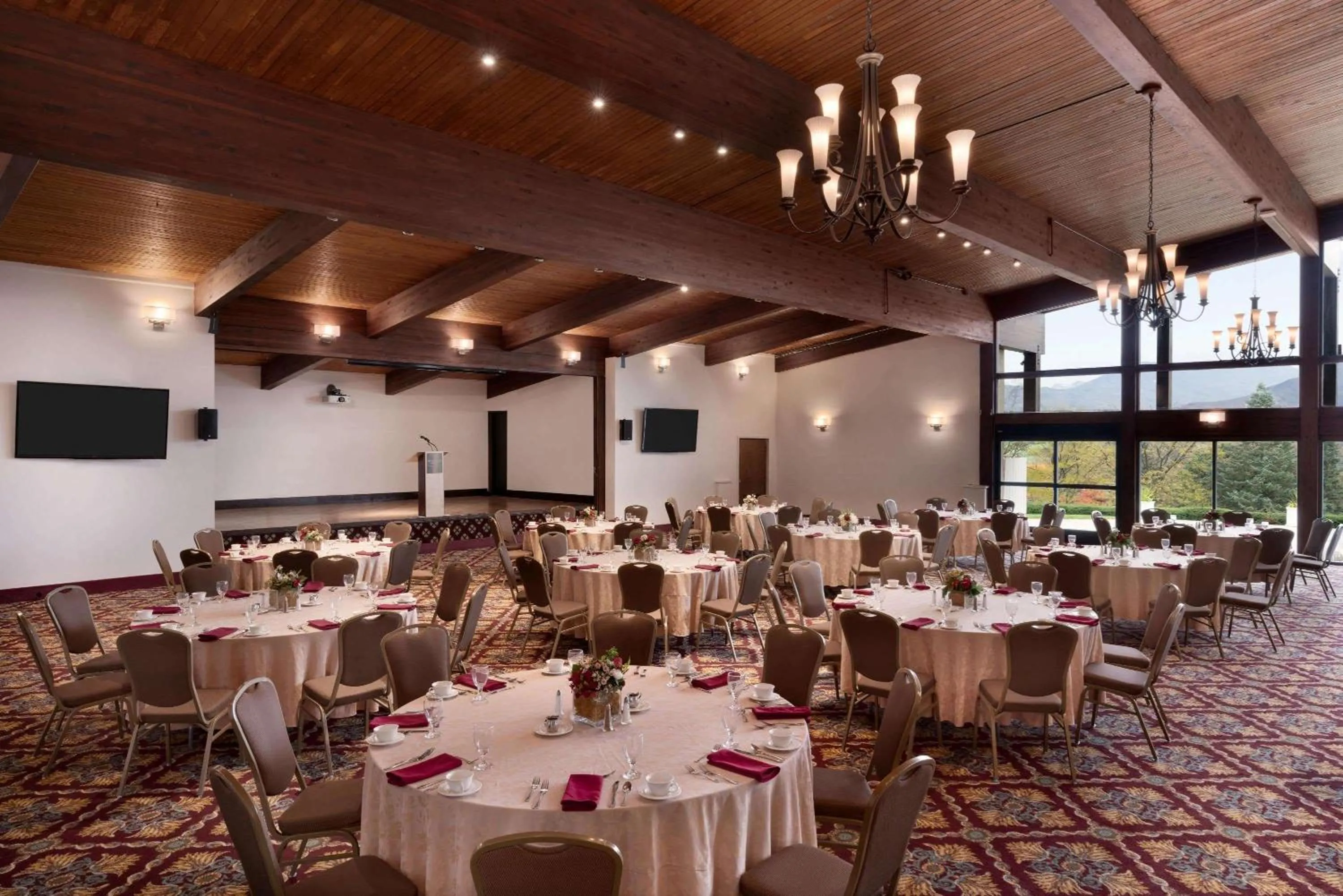 Banquet/Function facilities in Wyndham Garden State College