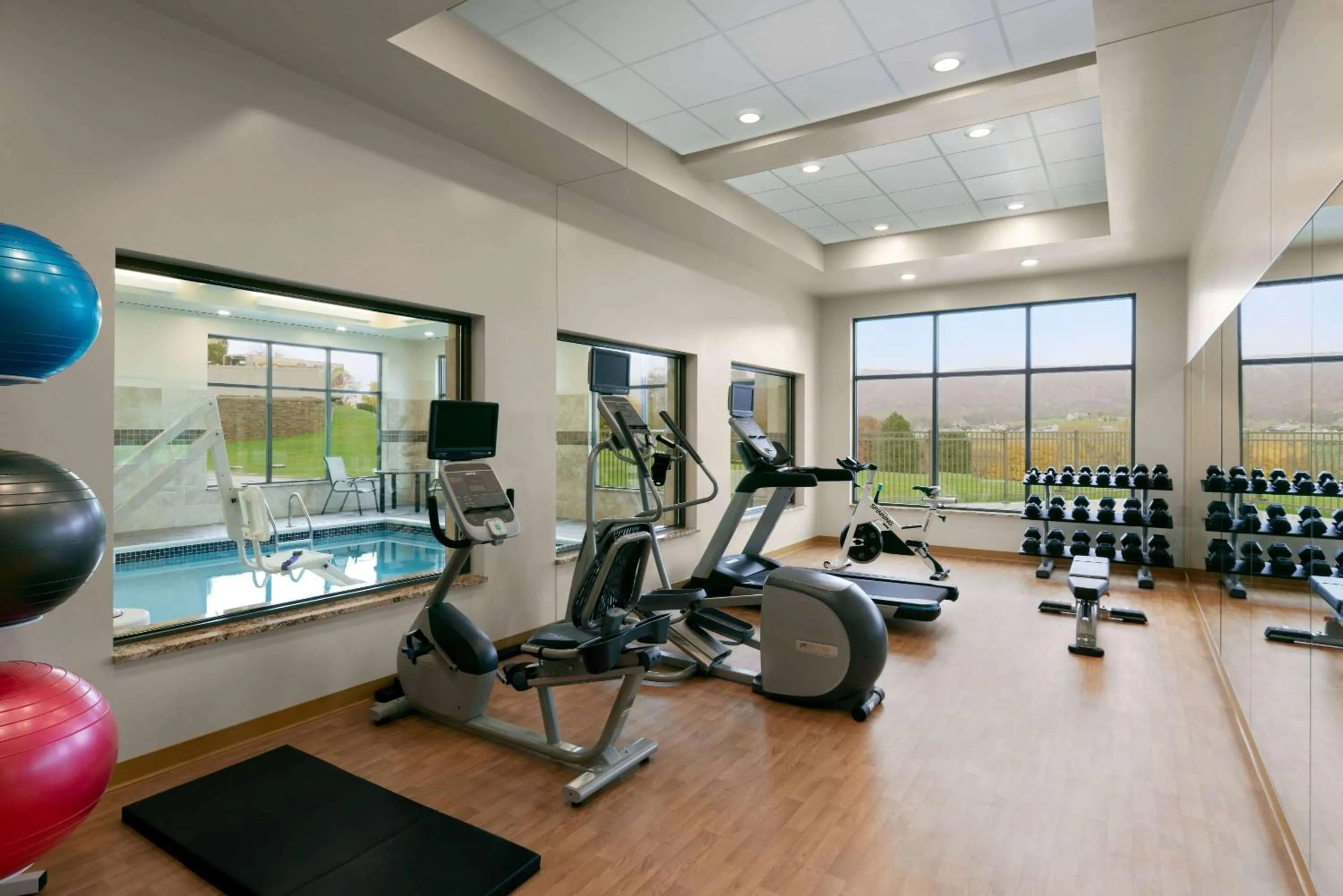 Fitness centre/facilities in Wyndham Garden State College