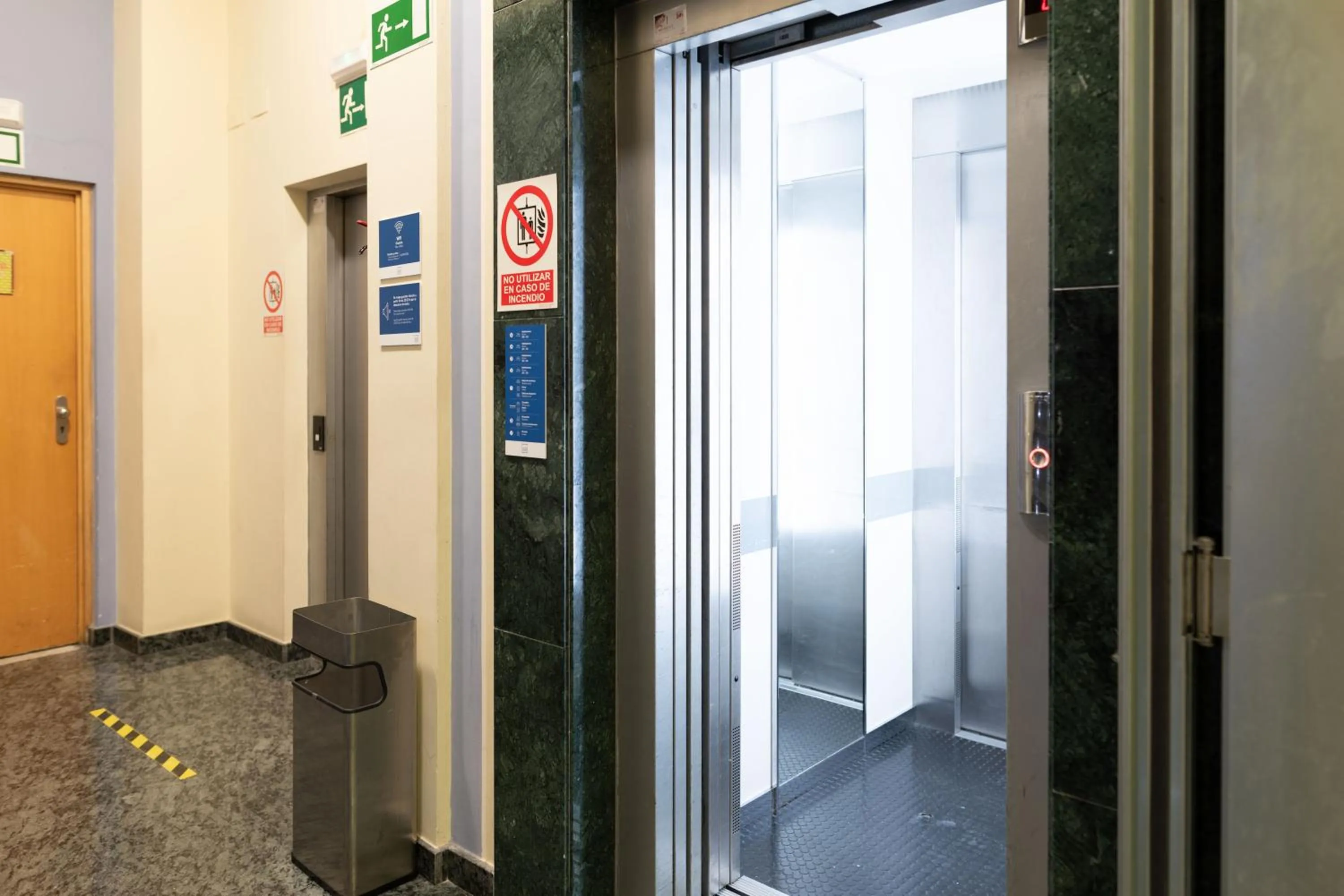 elevator in Hotel Alda Xinzo