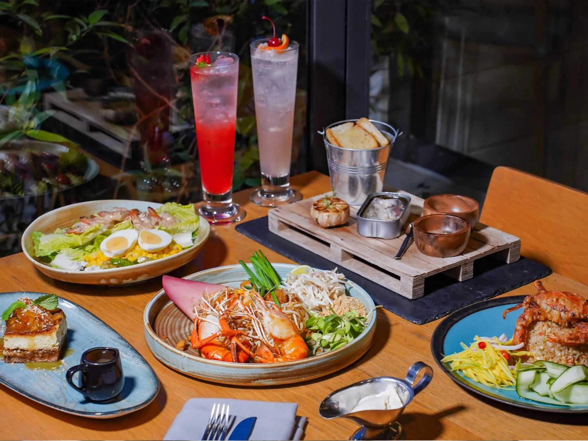 Food and drinks in Cross Pattaya Oceanphere - formerly X2 Pattaya Oceanphere