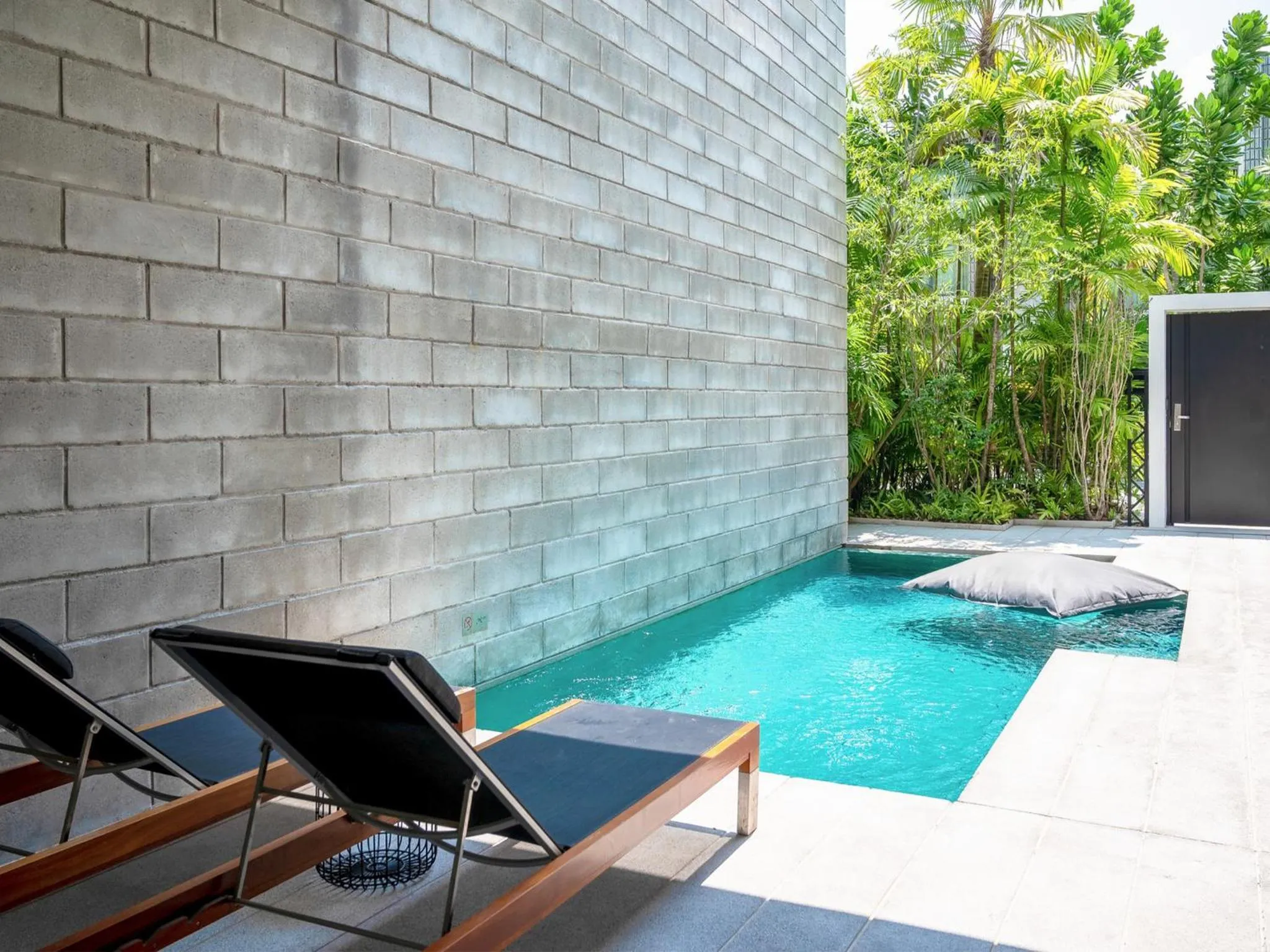 Pool view in Cross Pattaya Oceanphere - formerly X2 Pattaya Oceanphere