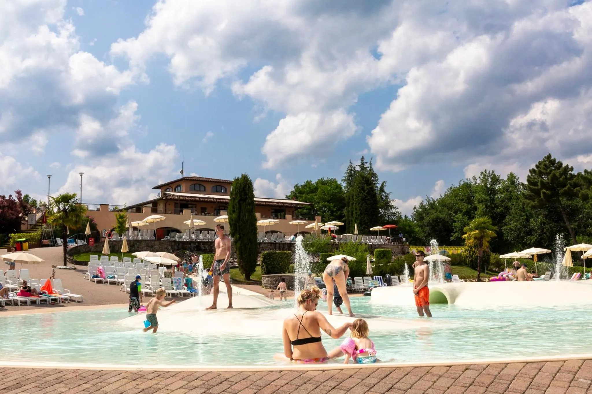 Villa Norcenni ApartHotel