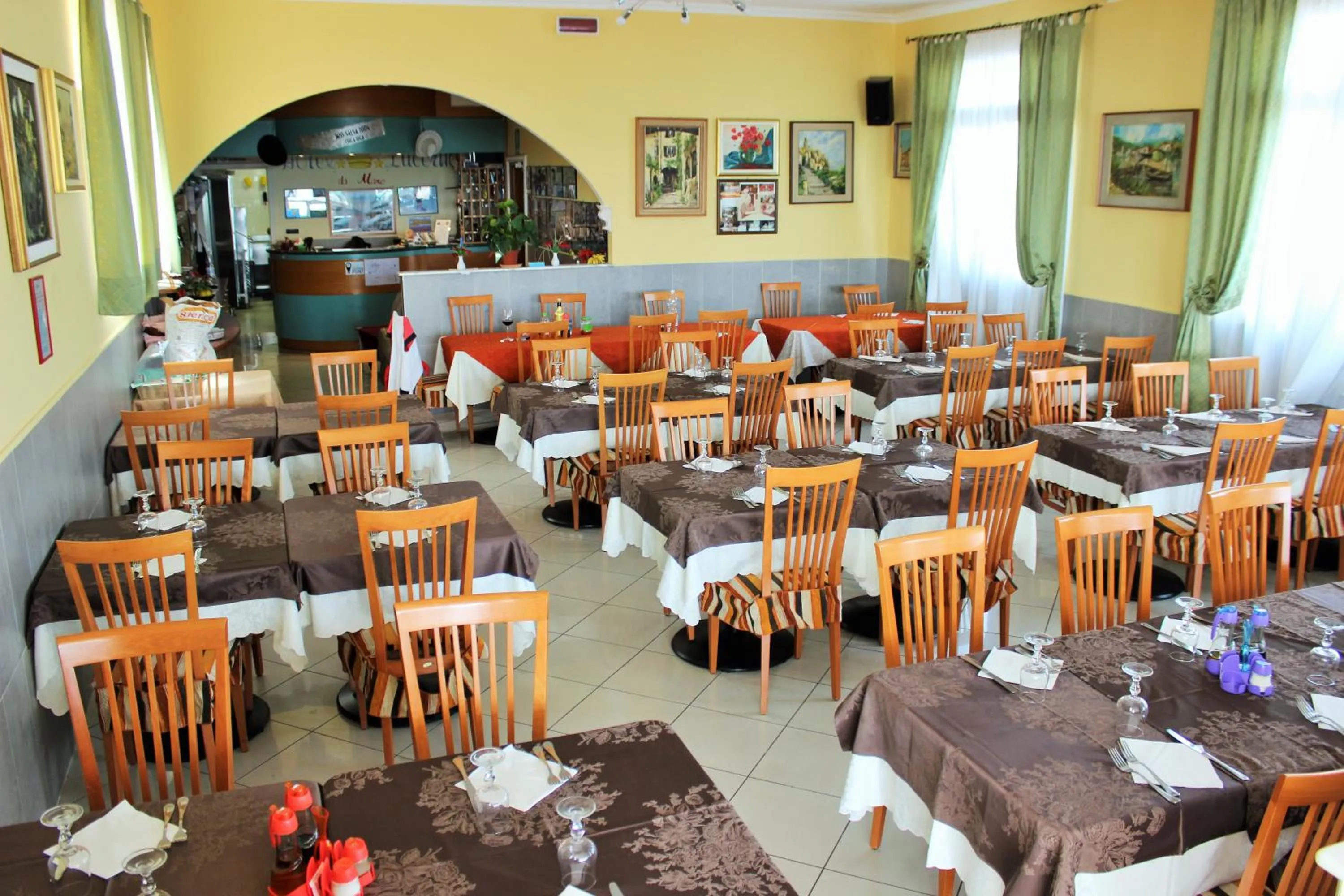 Restaurant/places to eat in Hotel Lucerna