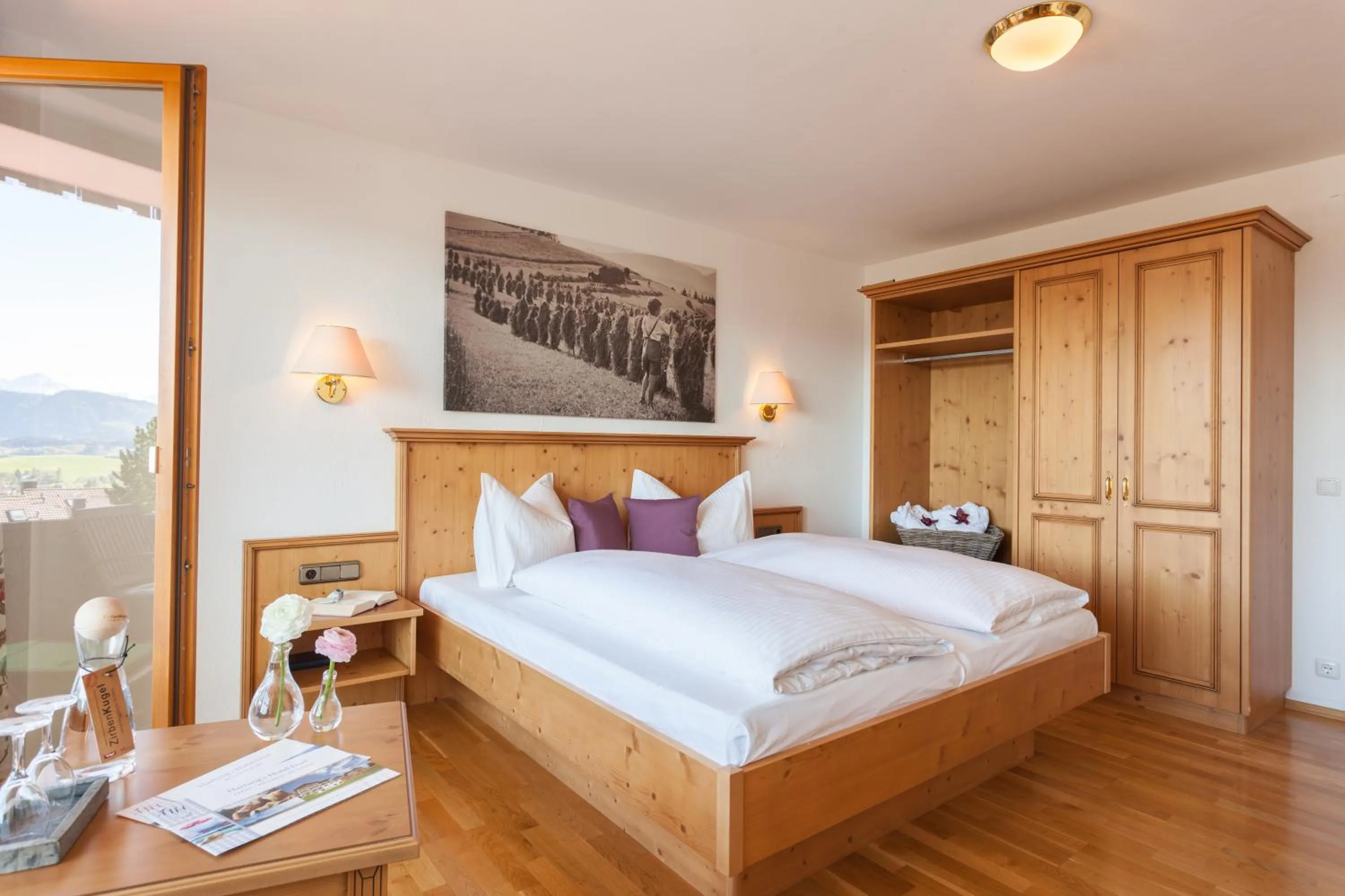 Bed in Hartungs Hoteldorf