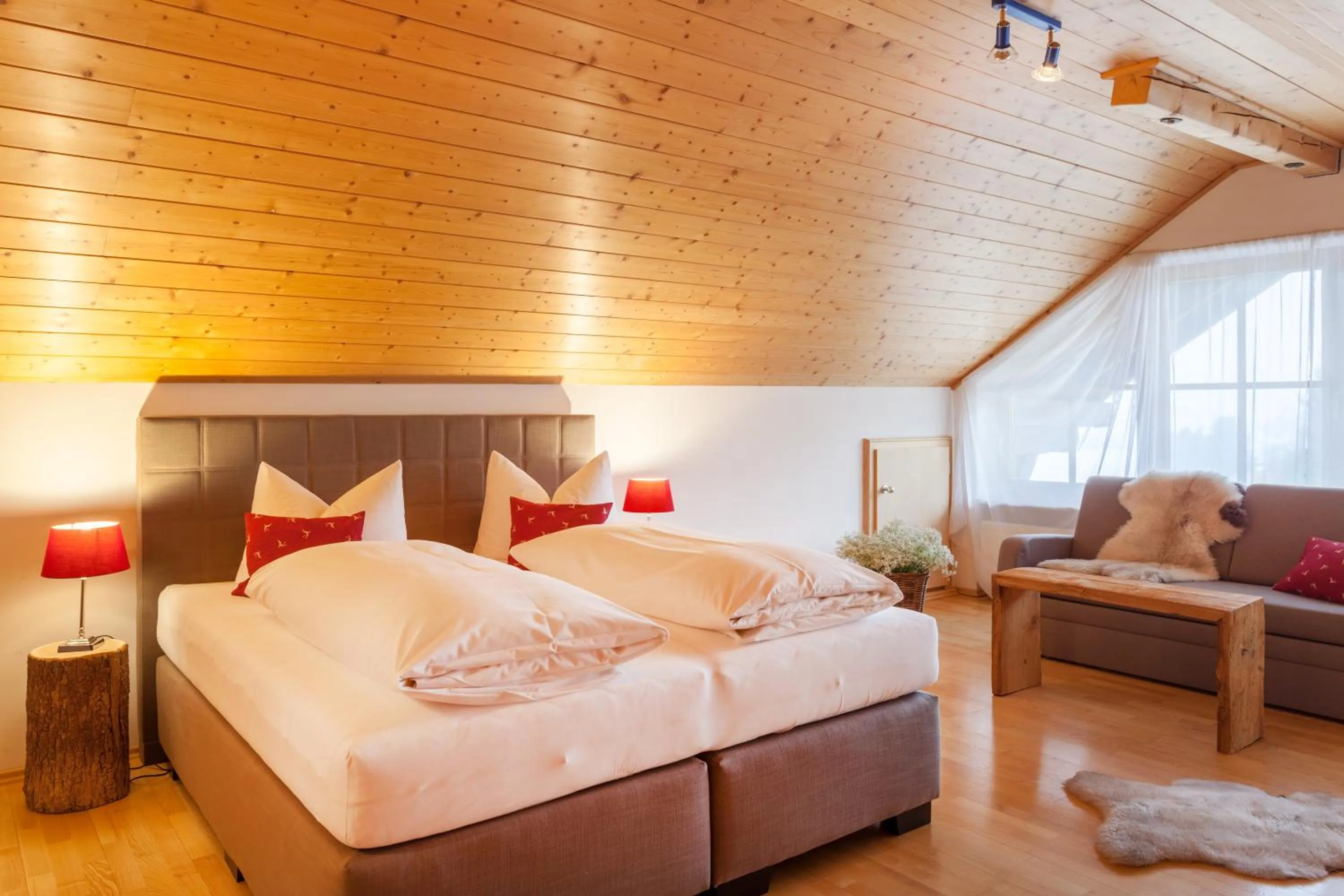 Photo of the whole room, Bed in Hartungs Hoteldorf