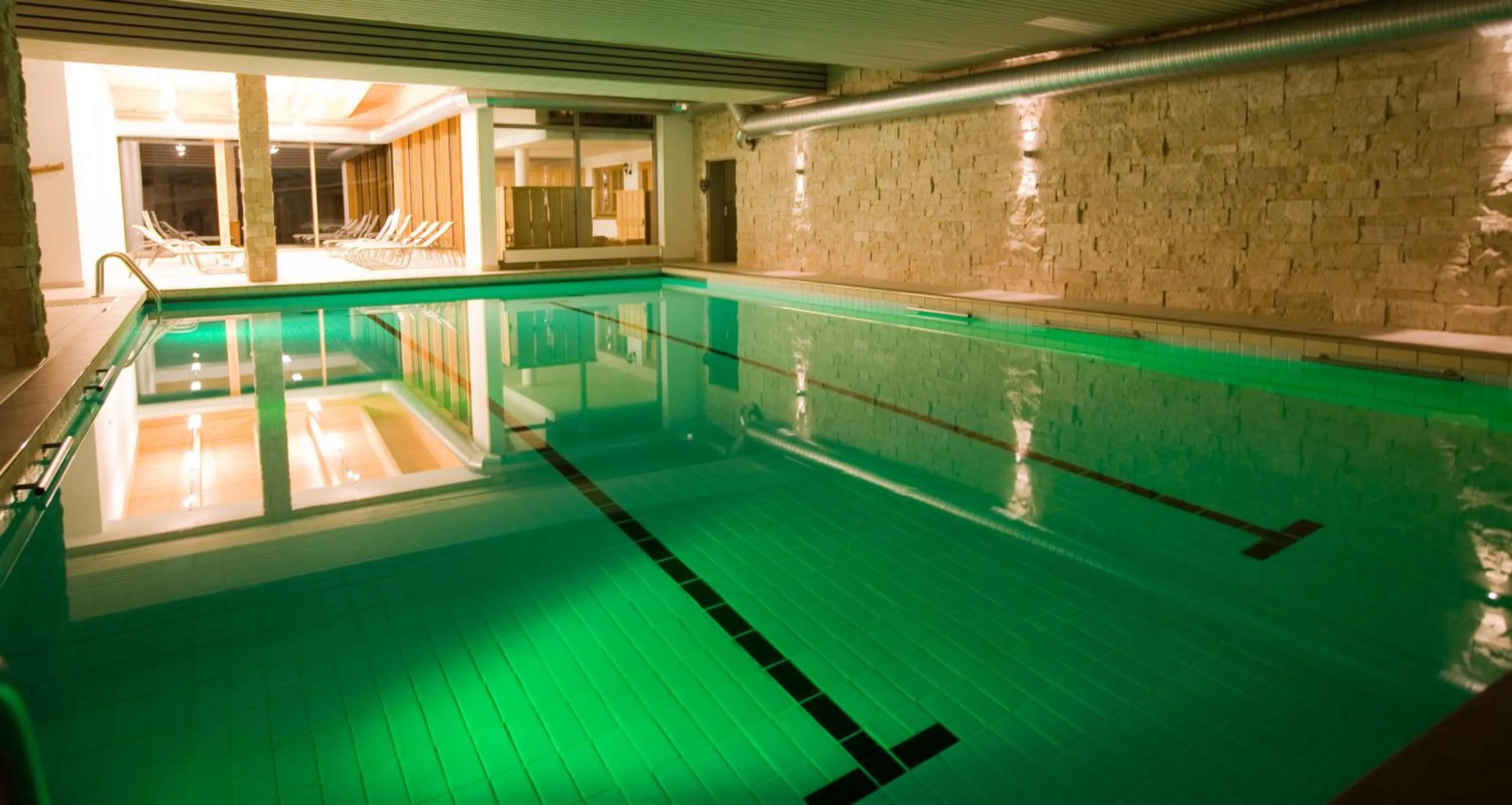 Swimming pool in Hartungs Hoteldorf